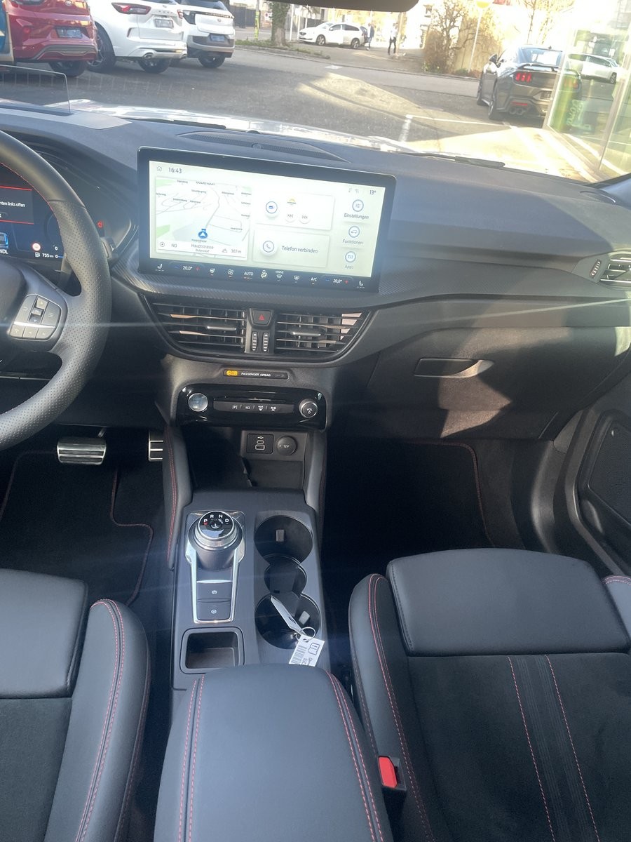 FORD Kuga 2.5 Hybrid ST-Line X 4x4-image-2