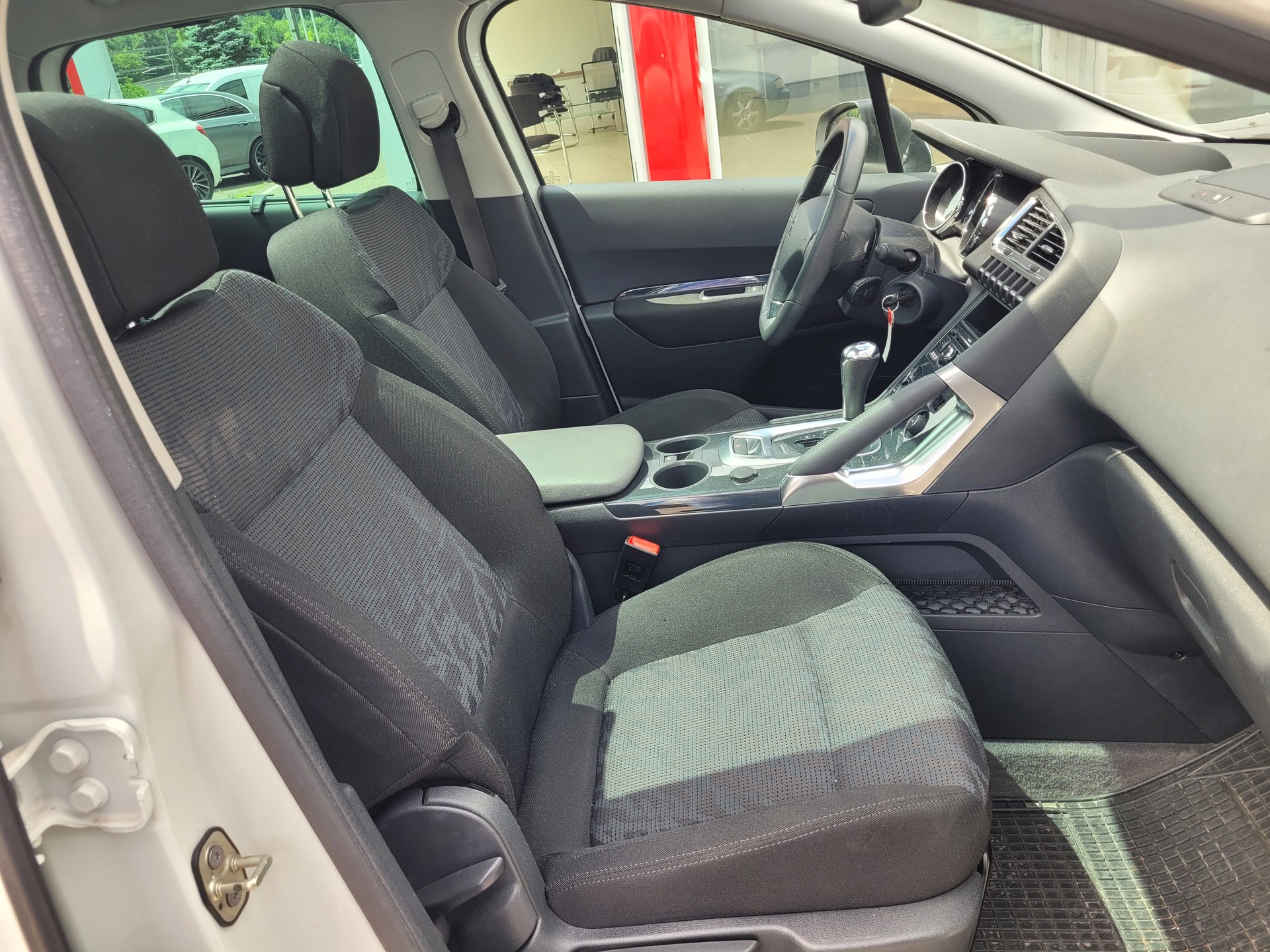 PEUGEOT 3008 1.6 16V T Sport Pack Tiptronic-image-10