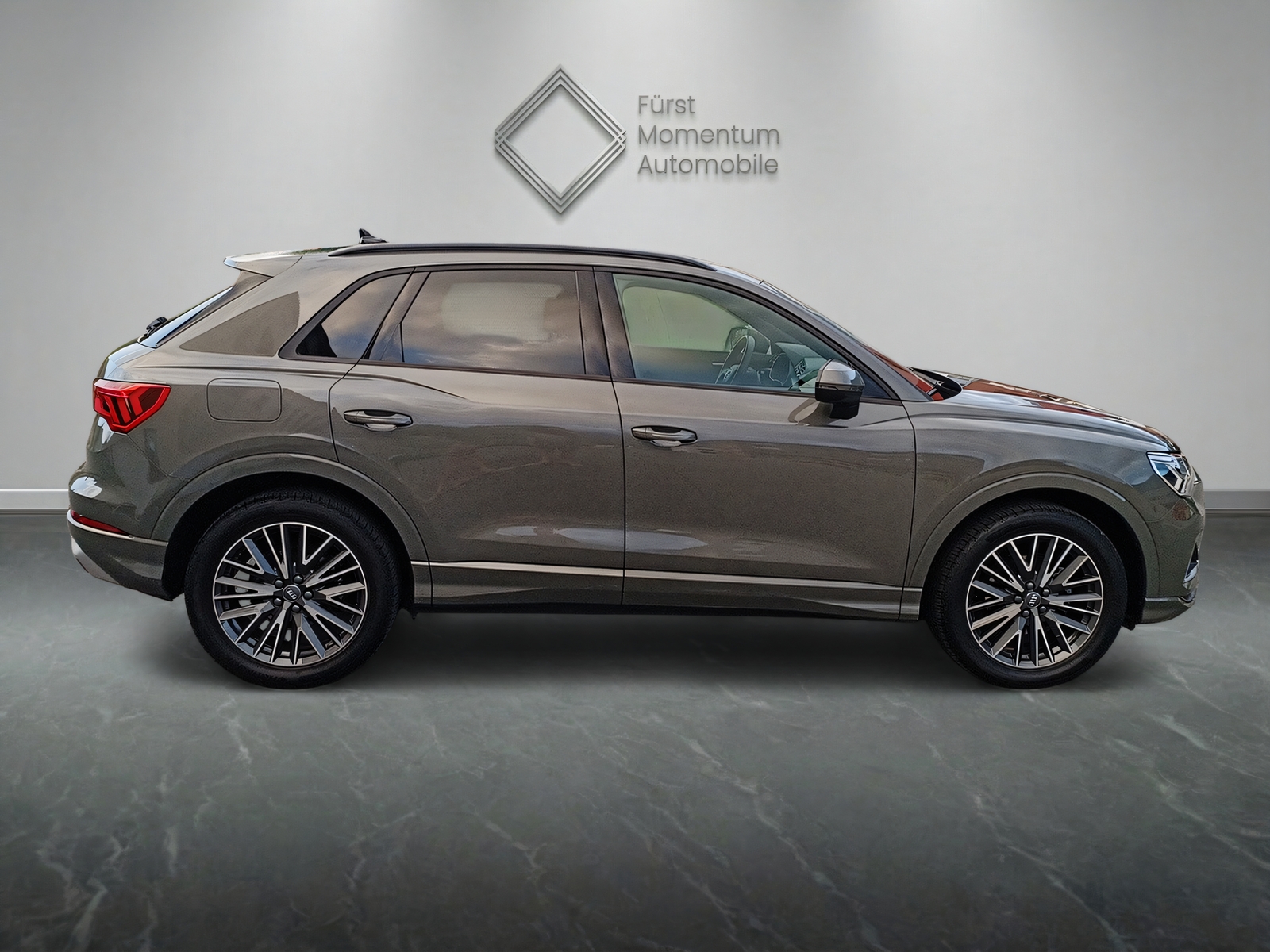 AUDI Q3 35 TFSI advanced S-tronic-image-4