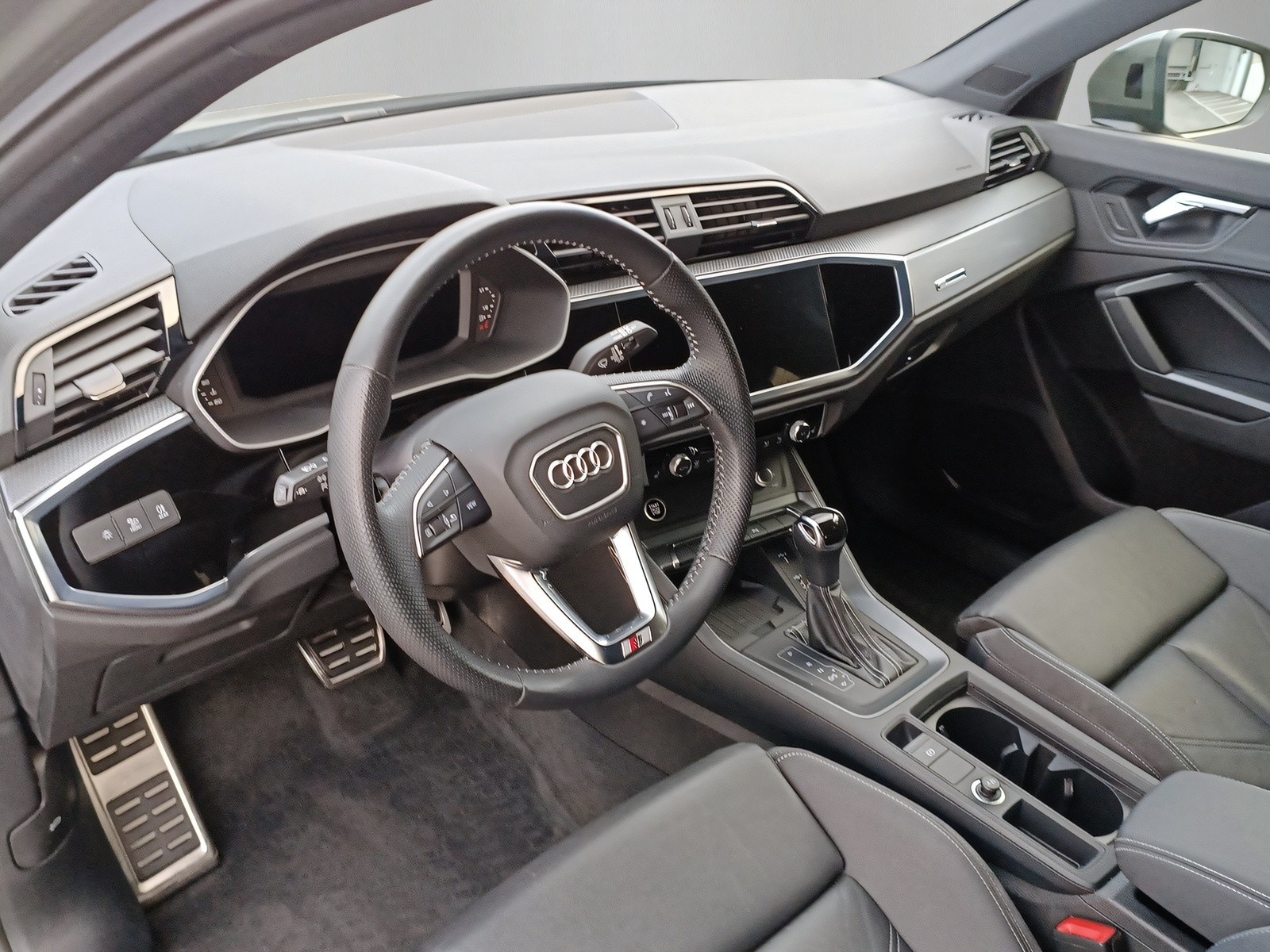 AUDI Q3 35 TFSI advanced S-tronic-image-12