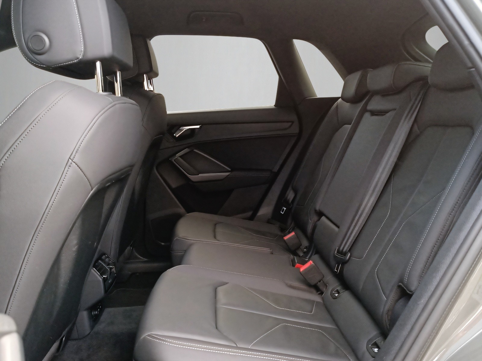 AUDI Q3 35 TFSI advanced S-tronic-image-16