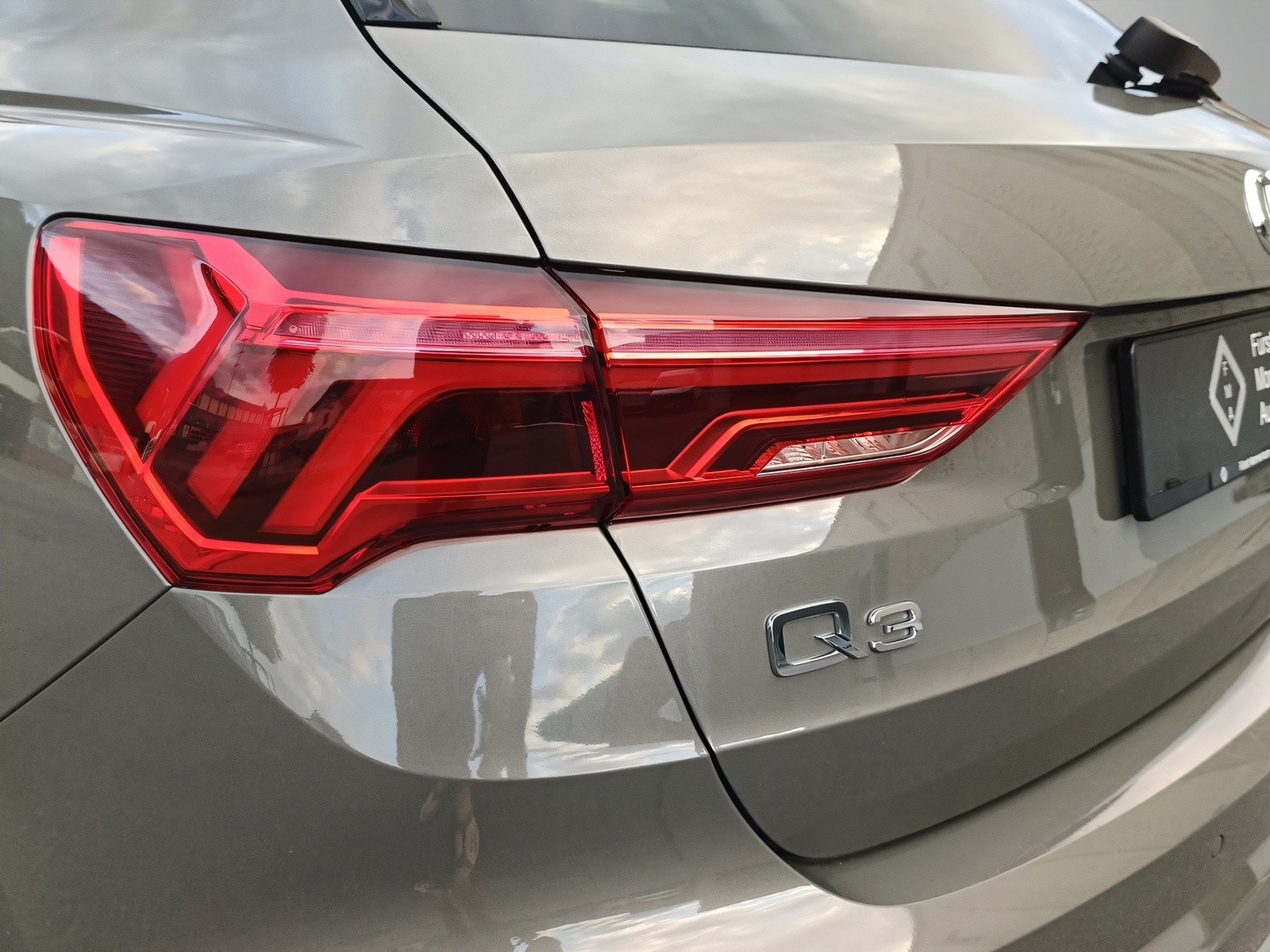 AUDI Q3 35 TFSI advanced S-tronic-image-9
