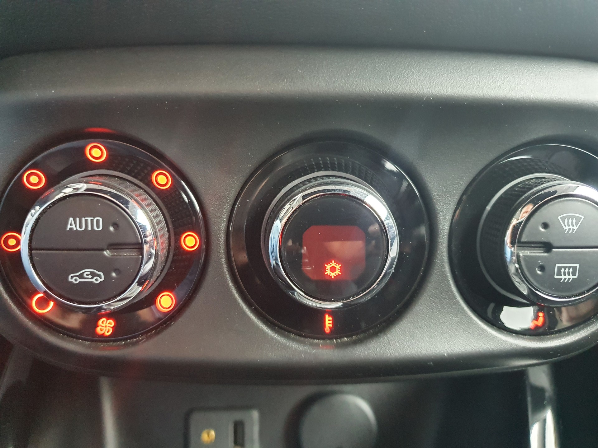 OPEL Adam 1.0 ecoFLEX Turbo ROCKS-image-10