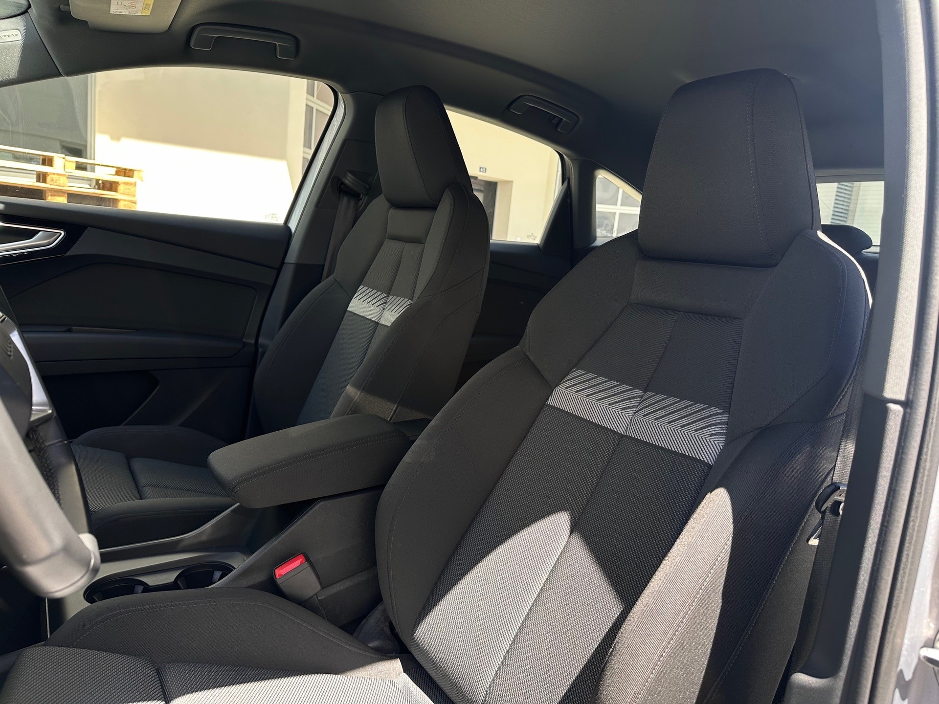 AUDI Q4 Sportback e-tron 50 quattro-image-9