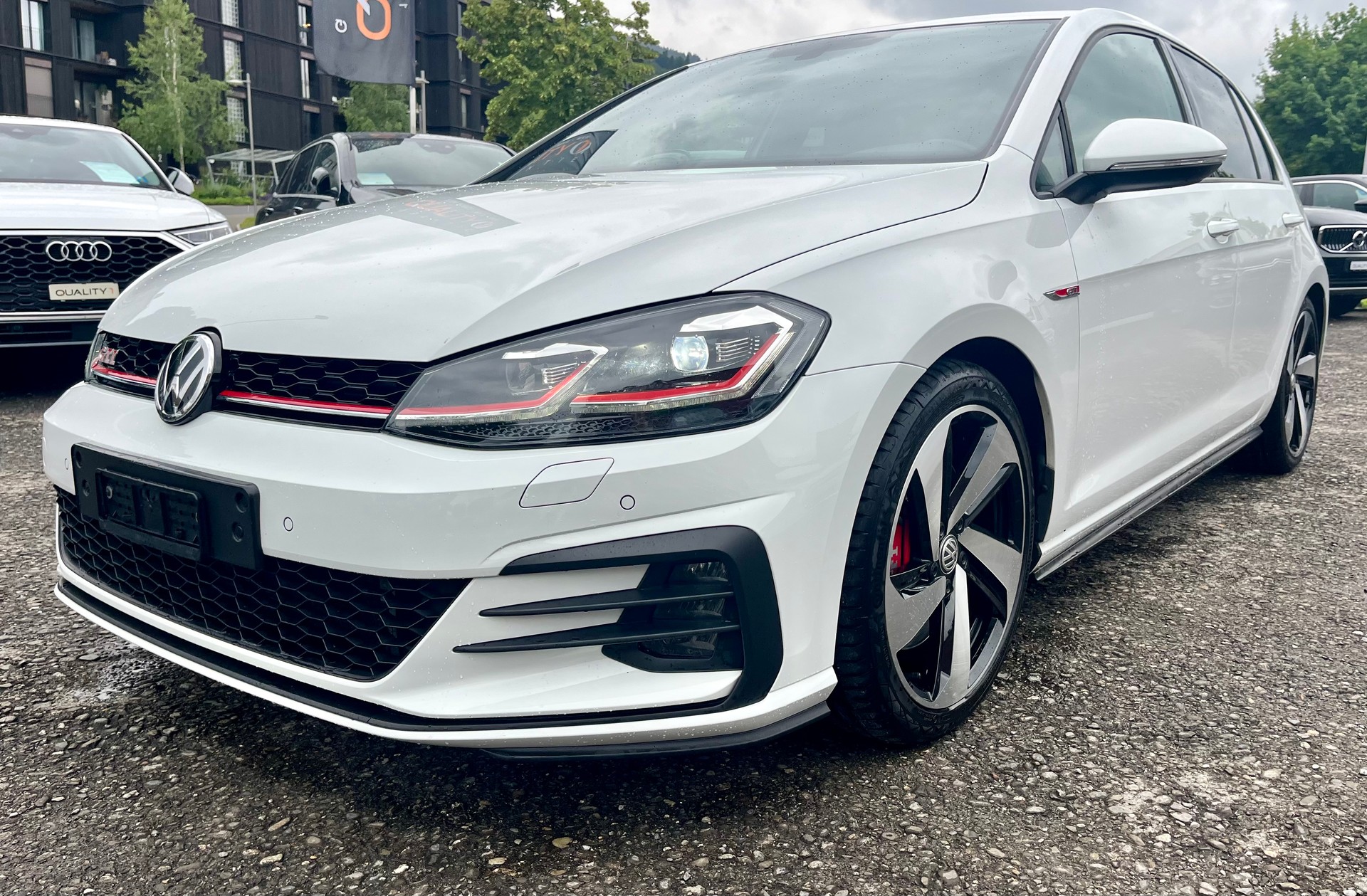VW Golf 2.0 TSI GTI Performance-image-2