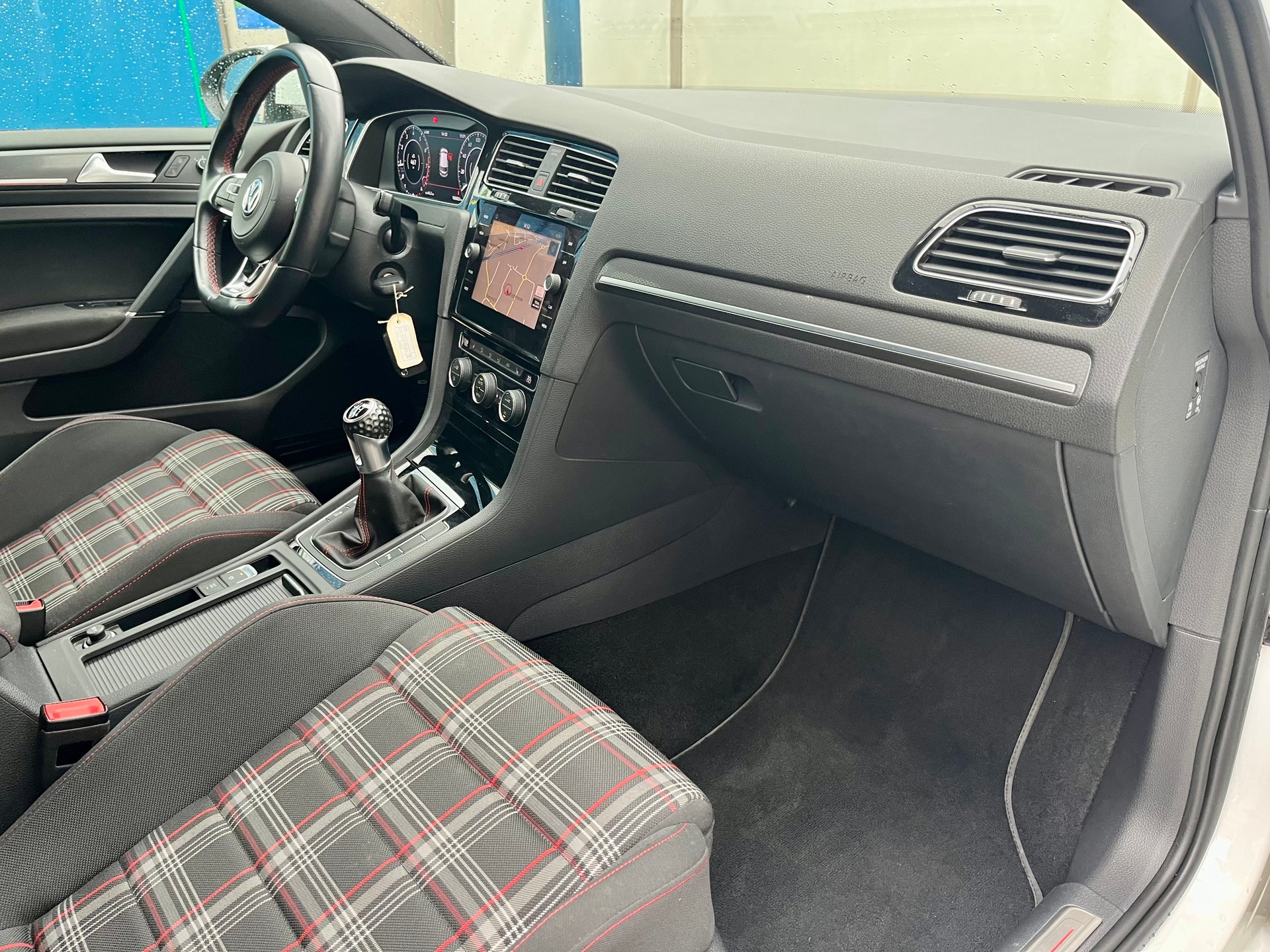 VW Golf 2.0 TSI GTI Performance-image-26