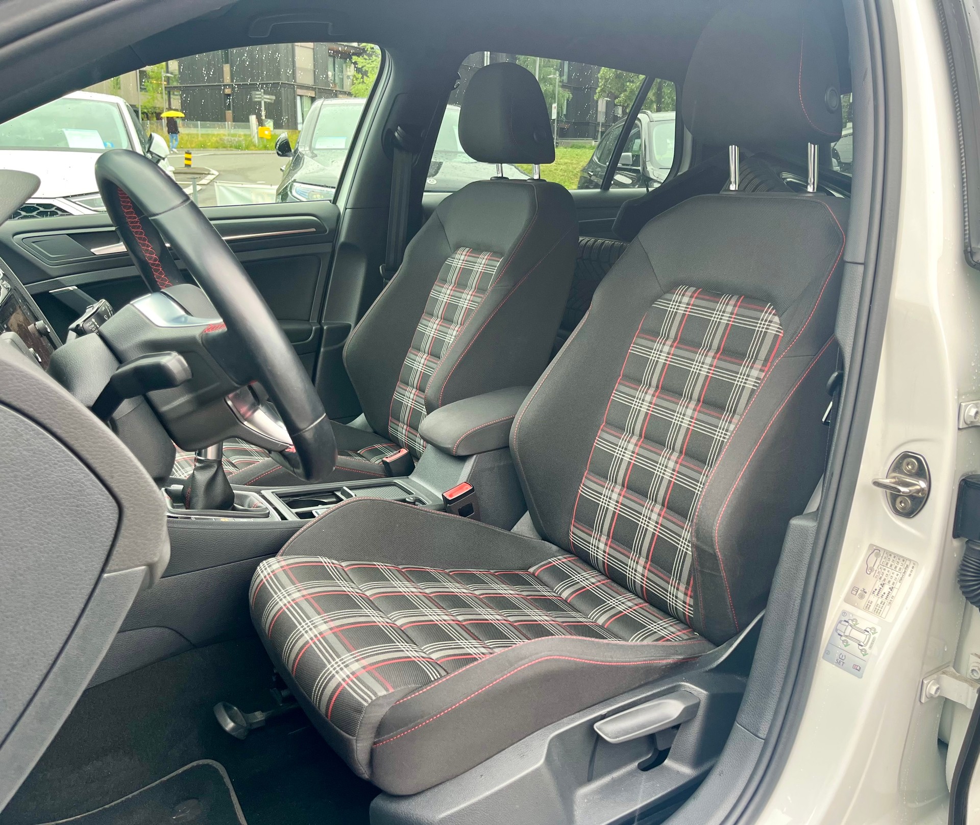 VW Golf 2.0 TSI GTI Performance-image-12