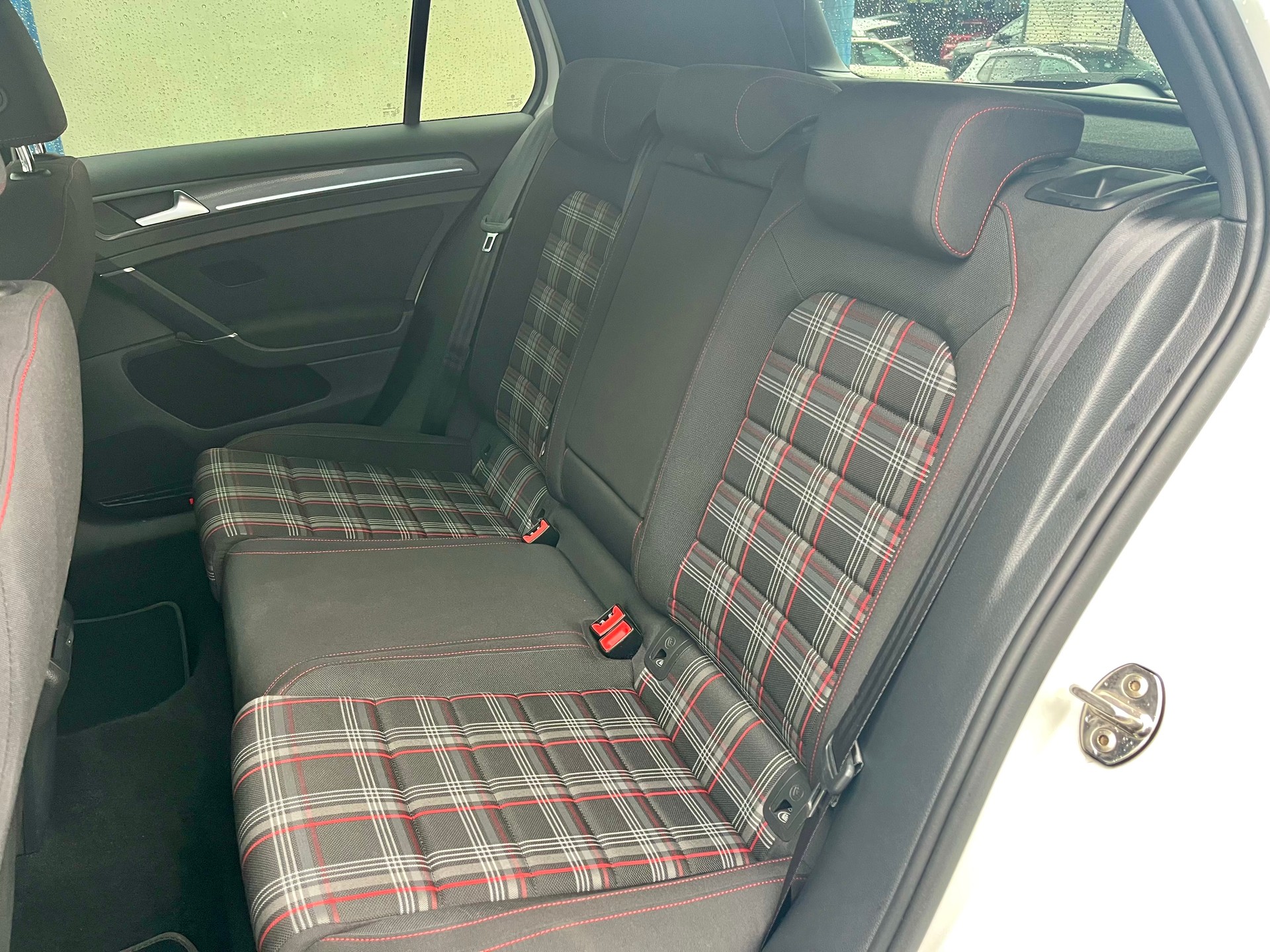 VW Golf 2.0 TSI GTI Performance-image-25