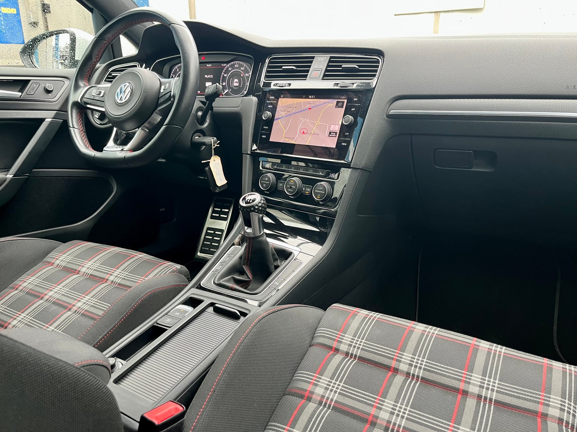 VW Golf 2.0 TSI GTI Performance-image-24