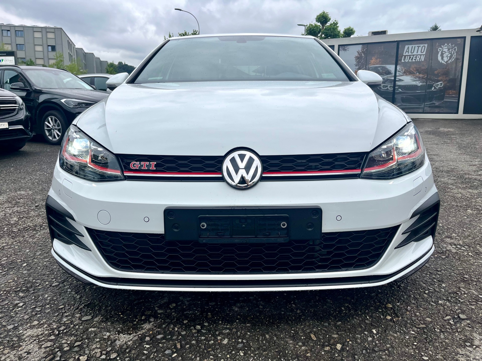 VW Golf 2.0 TSI GTI Performance-image-1