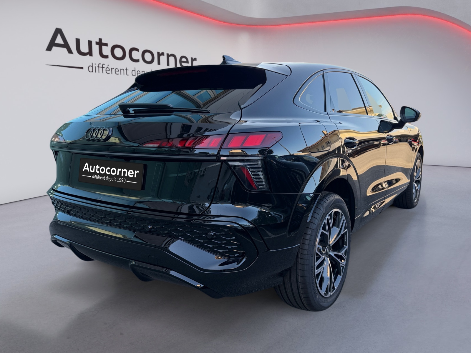 AUDI Q3 Sportback 110 kW TFSI S tronic-image-4
