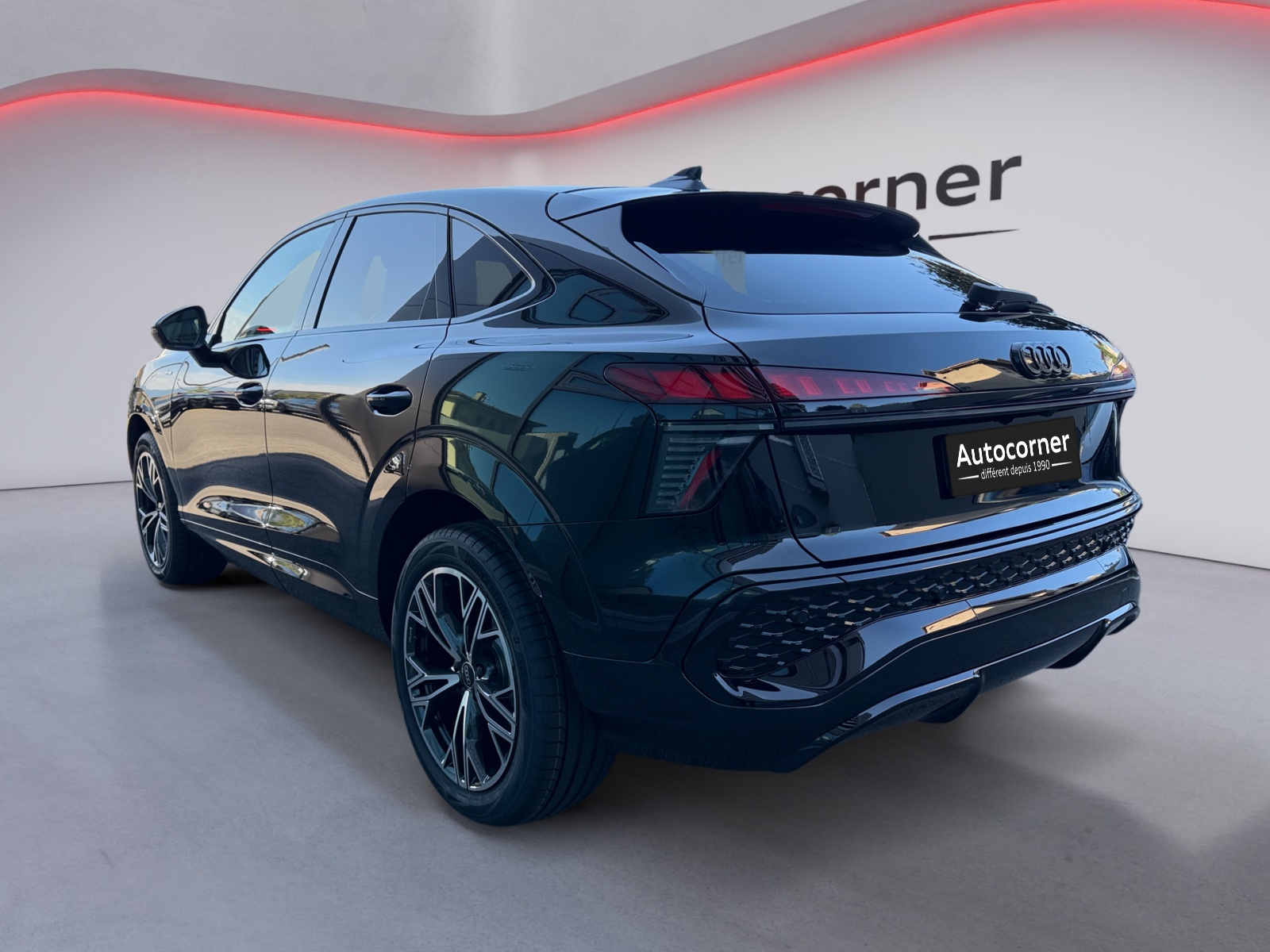 AUDI Q3 Sportback 110 kW TFSI S tronic-showroom-element-2