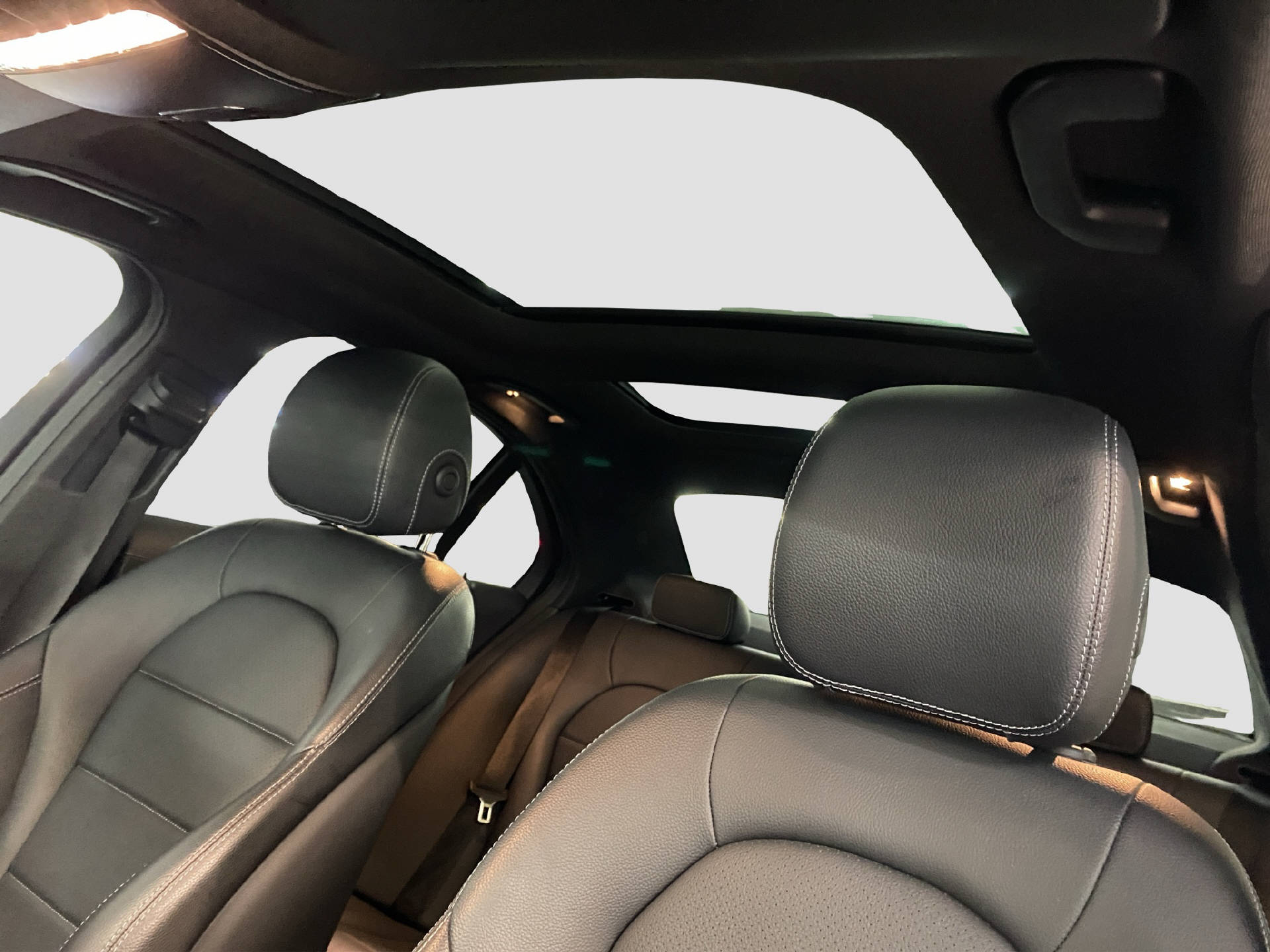 MERCEDES-BENZ C 200 AMG Line 4MATIC-image-10
