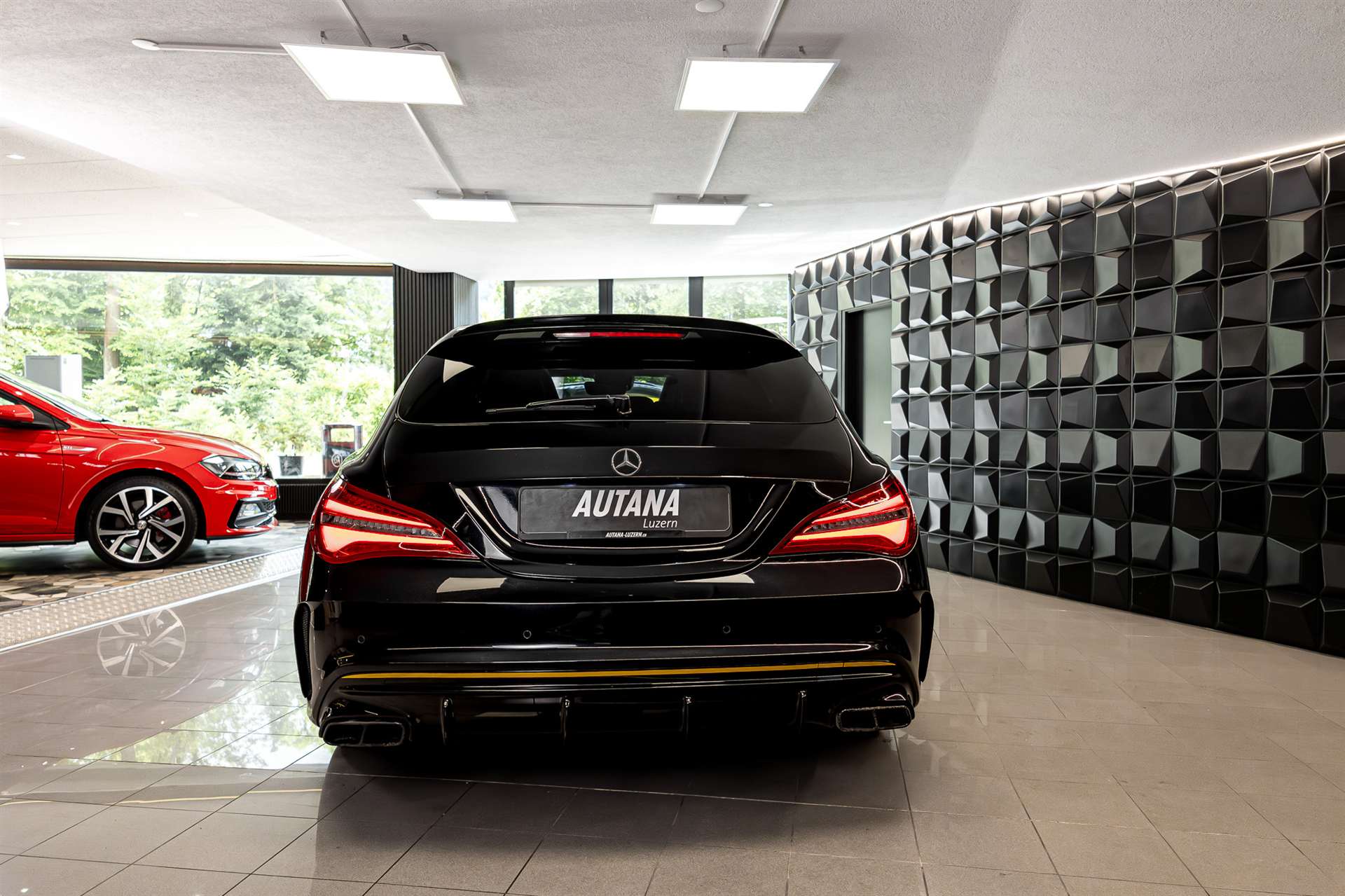 MERCEDES-BENZ CLA Shooting Brake 45 AMG Yellow Night Edition 4Matic Speed.-image-4