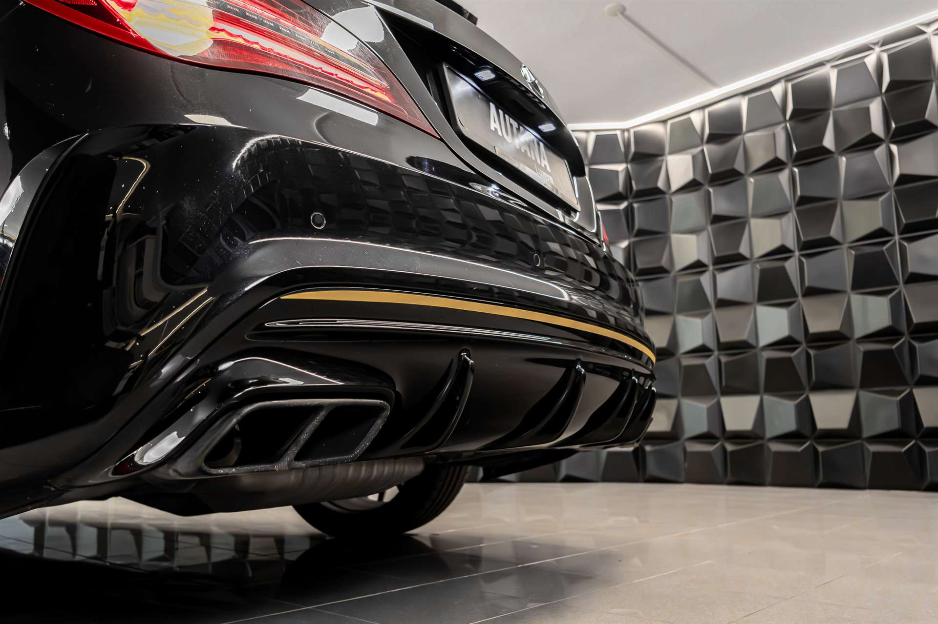 MERCEDES-BENZ CLA Shooting Brake 45 AMG Yellow Night Edition 4Matic Speed.-image-31
