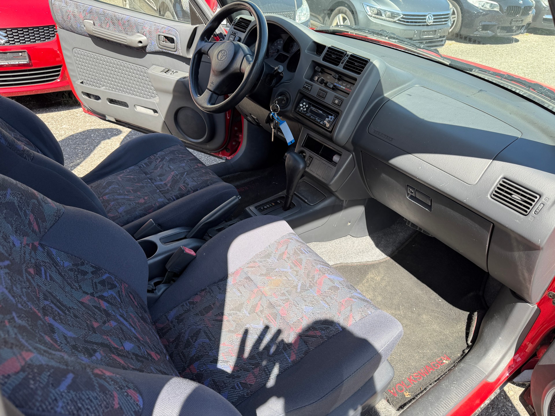 TOYOTA RAV-4-image-9