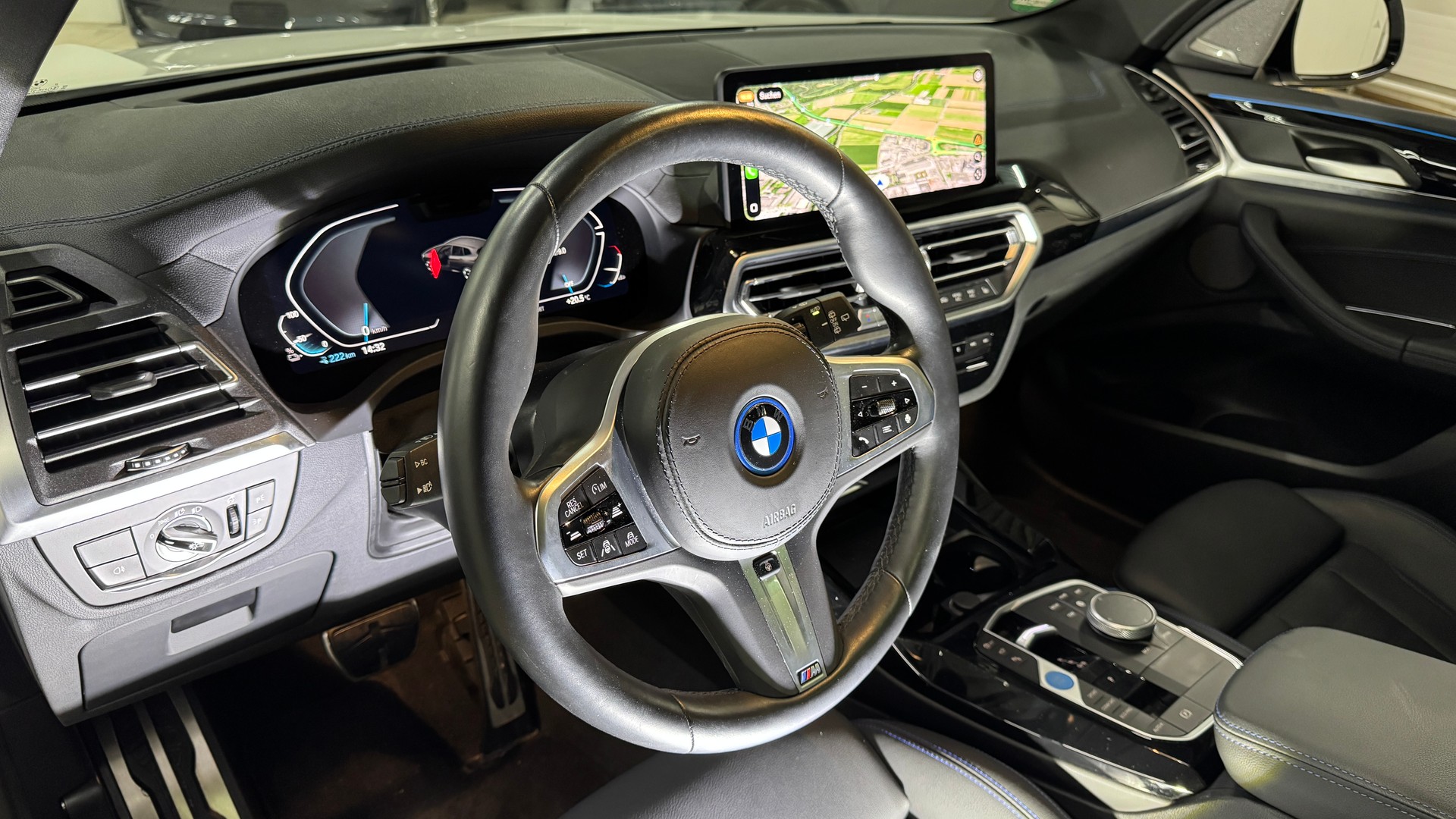 BMW iX3 Impressive M-Sport 286PS / Voll-Ausstattung-image-12