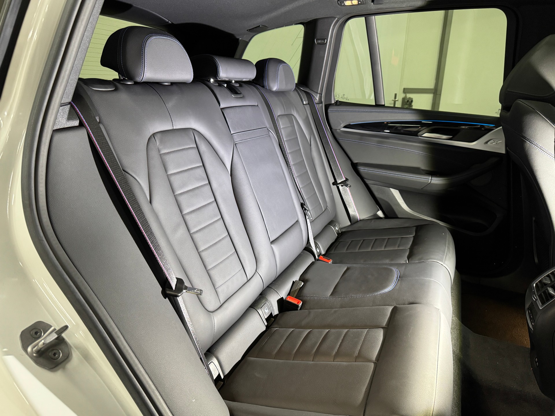 BMW iX3 Impressive M-Sport 286PS / Voll-Ausstattung-image-11