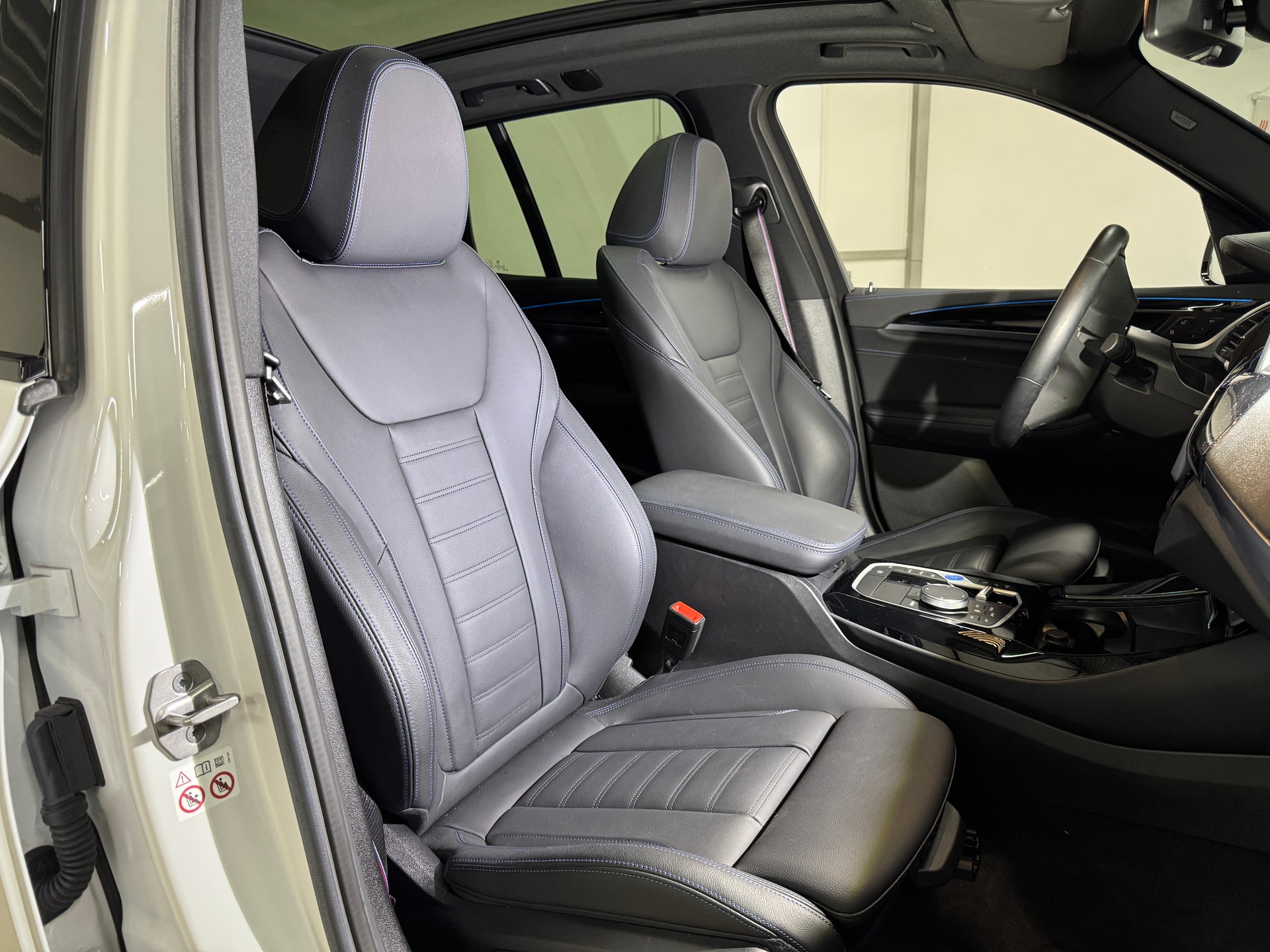 BMW iX3 Impressive M-Sport 286PS / Voll-Ausstattung-image-8