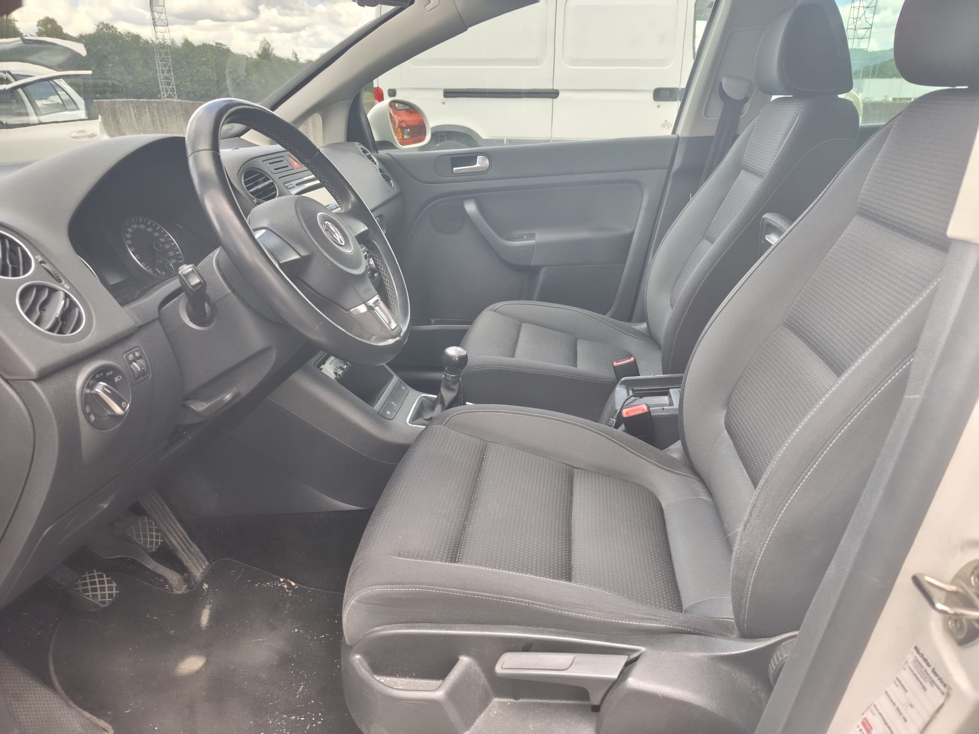 VW Golf Plus 2.0 TDI Highline-image-5