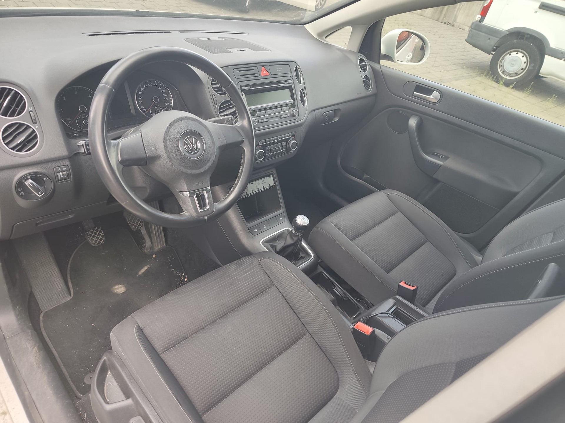 VW Golf Plus 2.0 TDI Highline-image-6