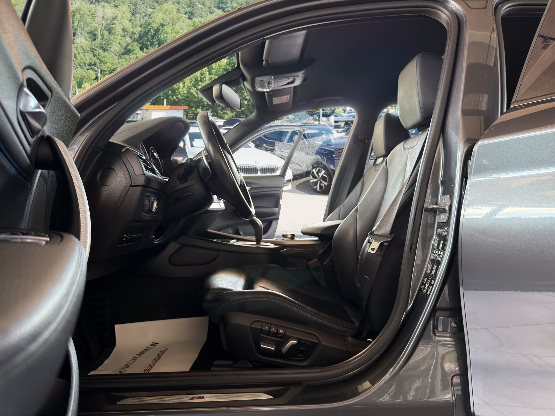BMW 120d xDrive Edition M Sport Steptronic*Frisch ab MFK,1 Jahr oder 20'000km Garantie*-image-9