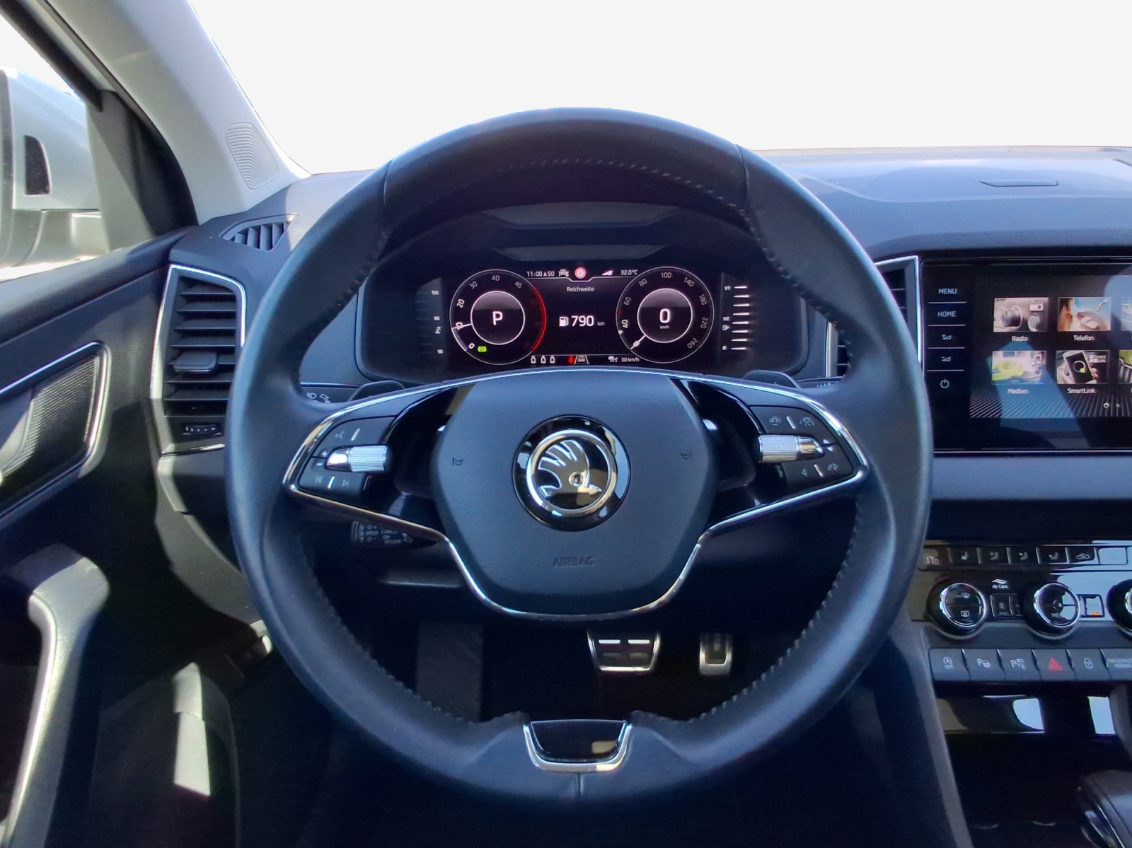 SKODA Karoq 2.0 TDI CR Style 4x4 DSG-image-9