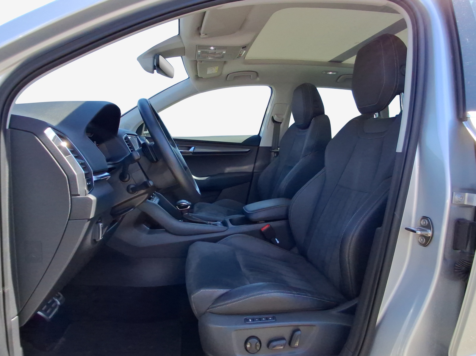 SKODA Karoq 2.0 TDI CR Style 4x4 DSG-image-7