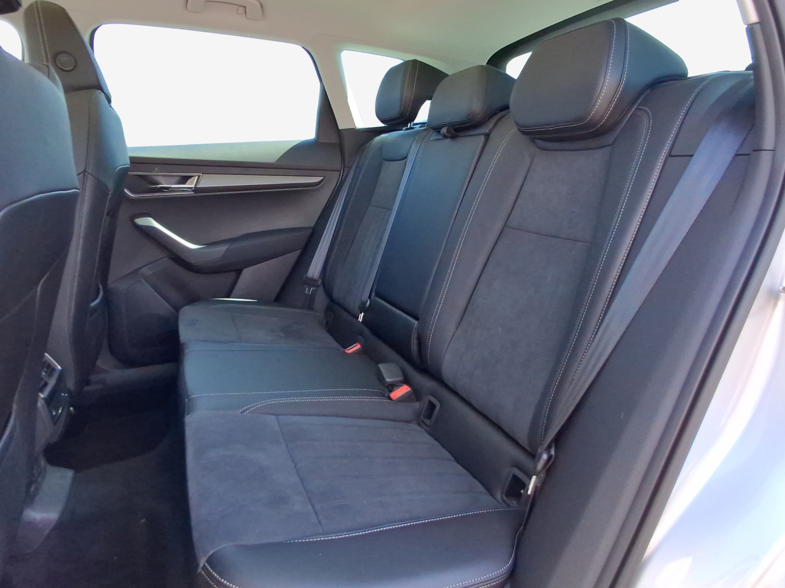 SKODA Karoq 2.0 TDI CR Style 4x4 DSG-image-11