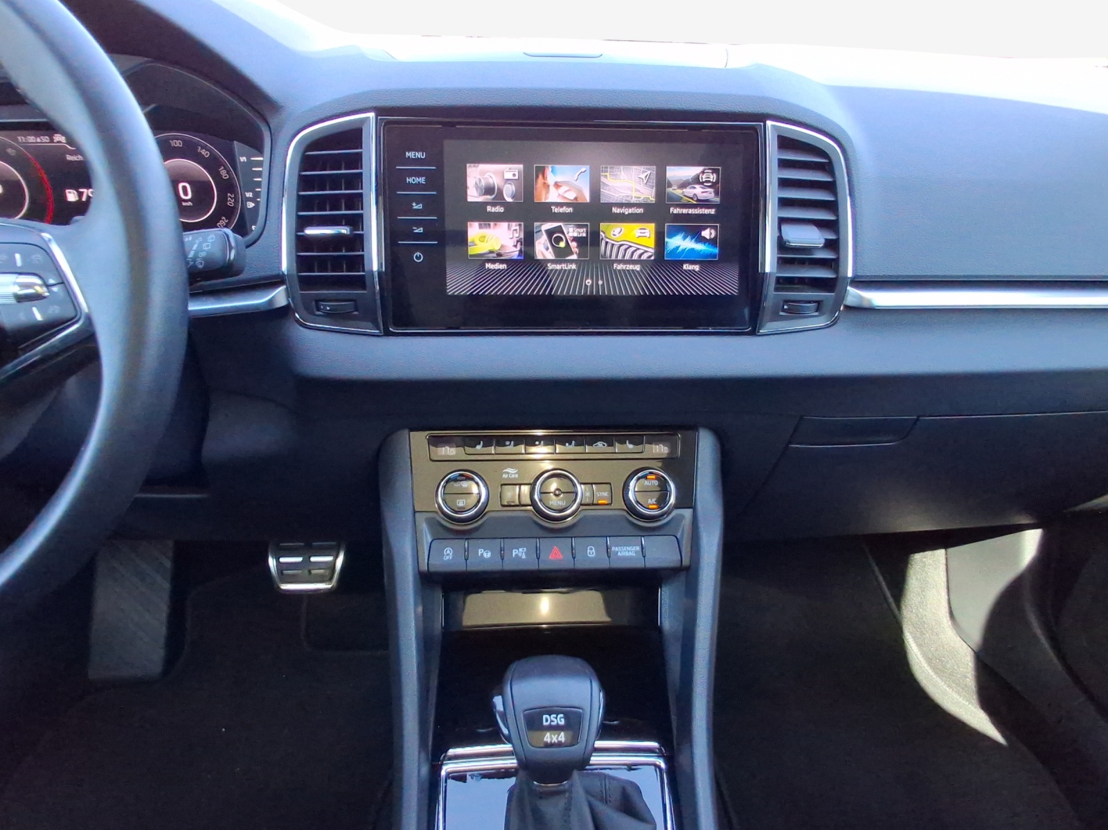 SKODA Karoq 2.0 TDI CR Style 4x4 DSG-image-10