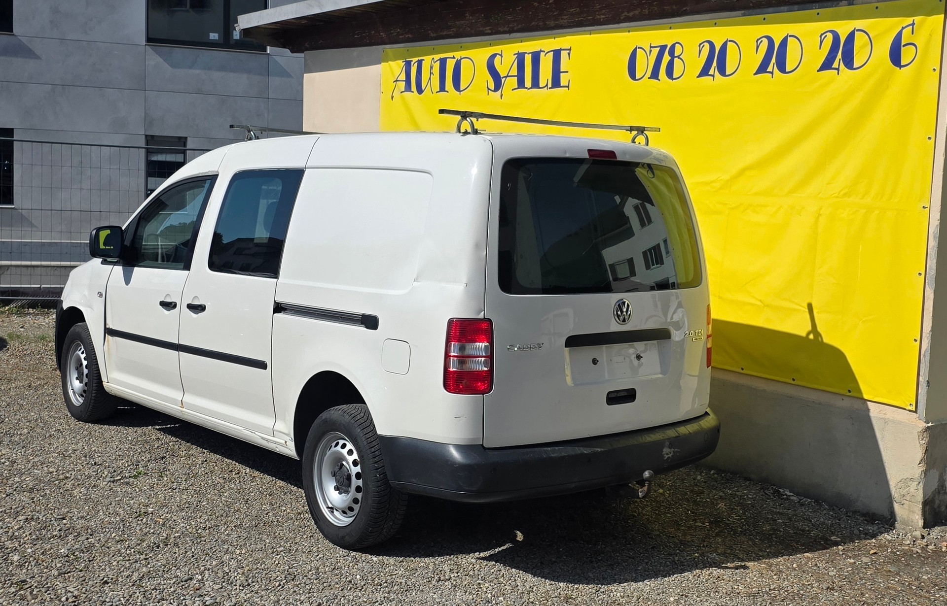 VW Caddy Maxi 2.0 TDI 4Motion-image-3