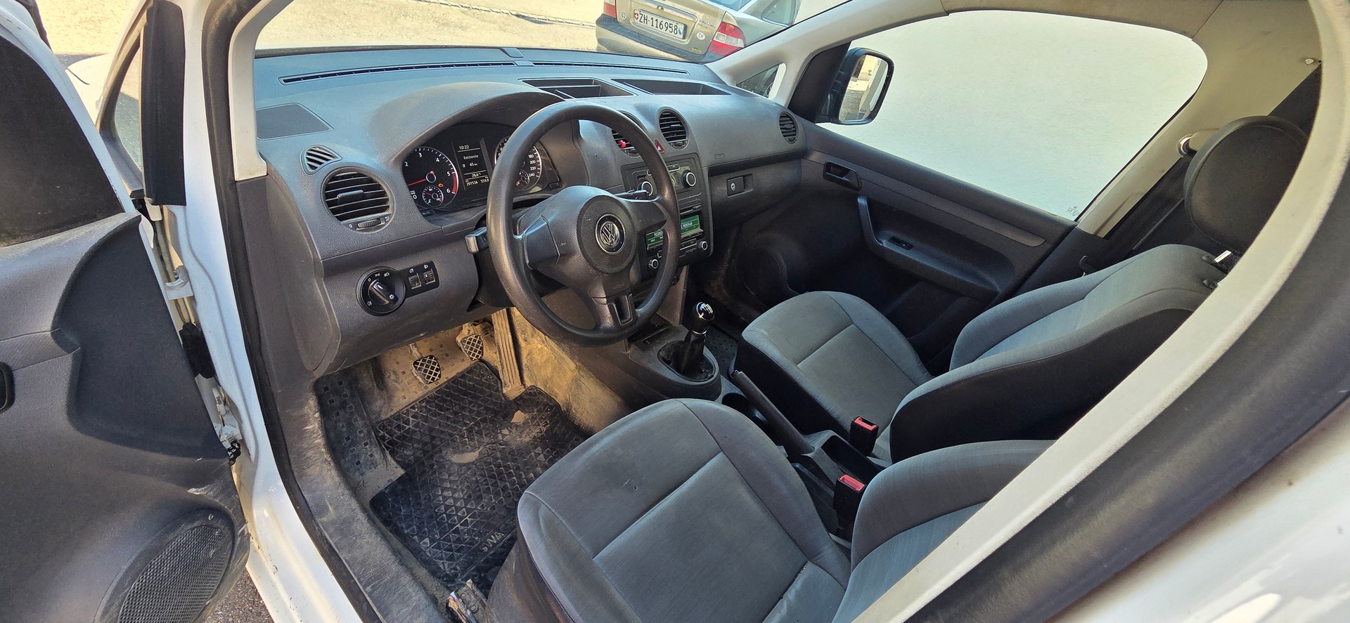 VW Caddy Maxi 2.0 TDI 4Motion-image-6