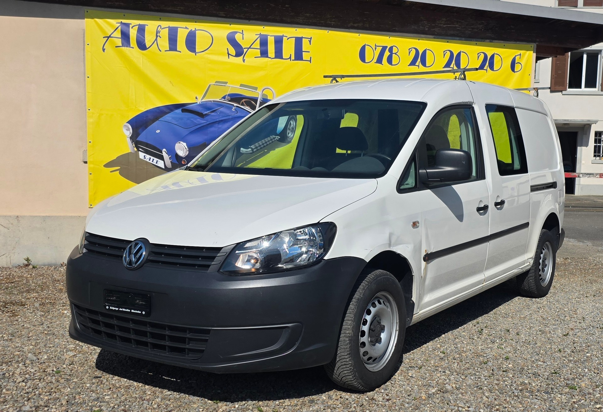VW Caddy Maxi 2.0 TDI 4Motion-image-1