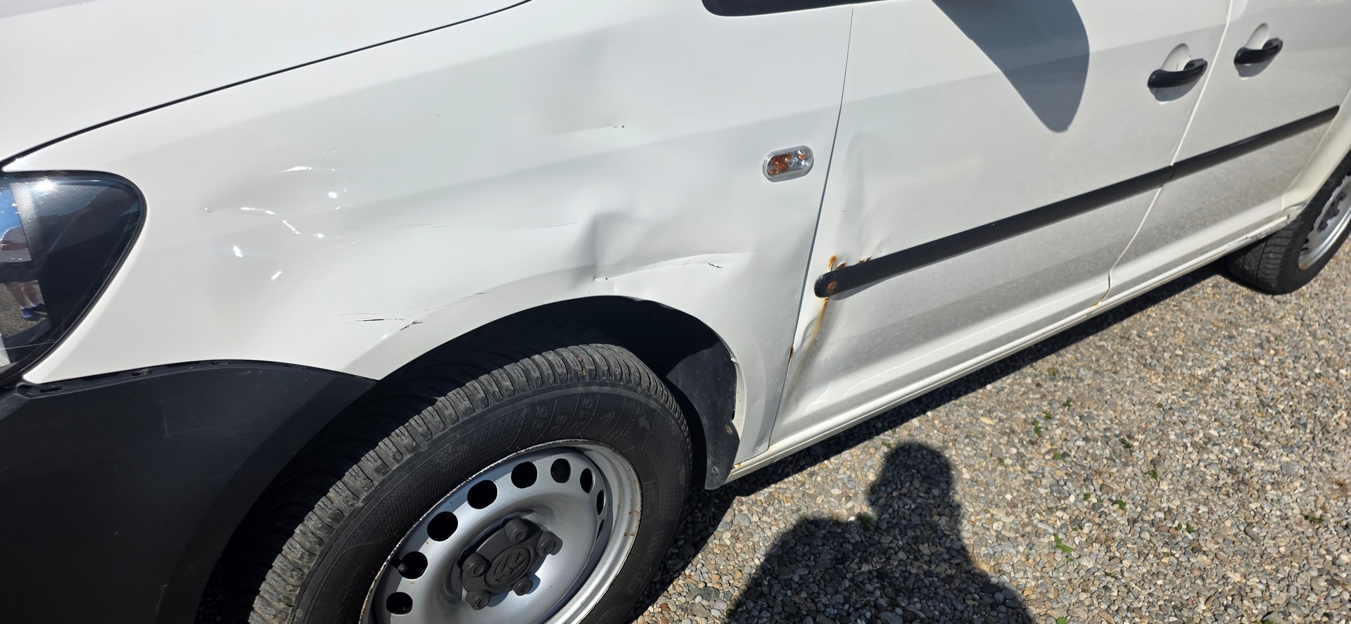 VW Caddy Maxi 2.0 TDI 4Motion-image-4