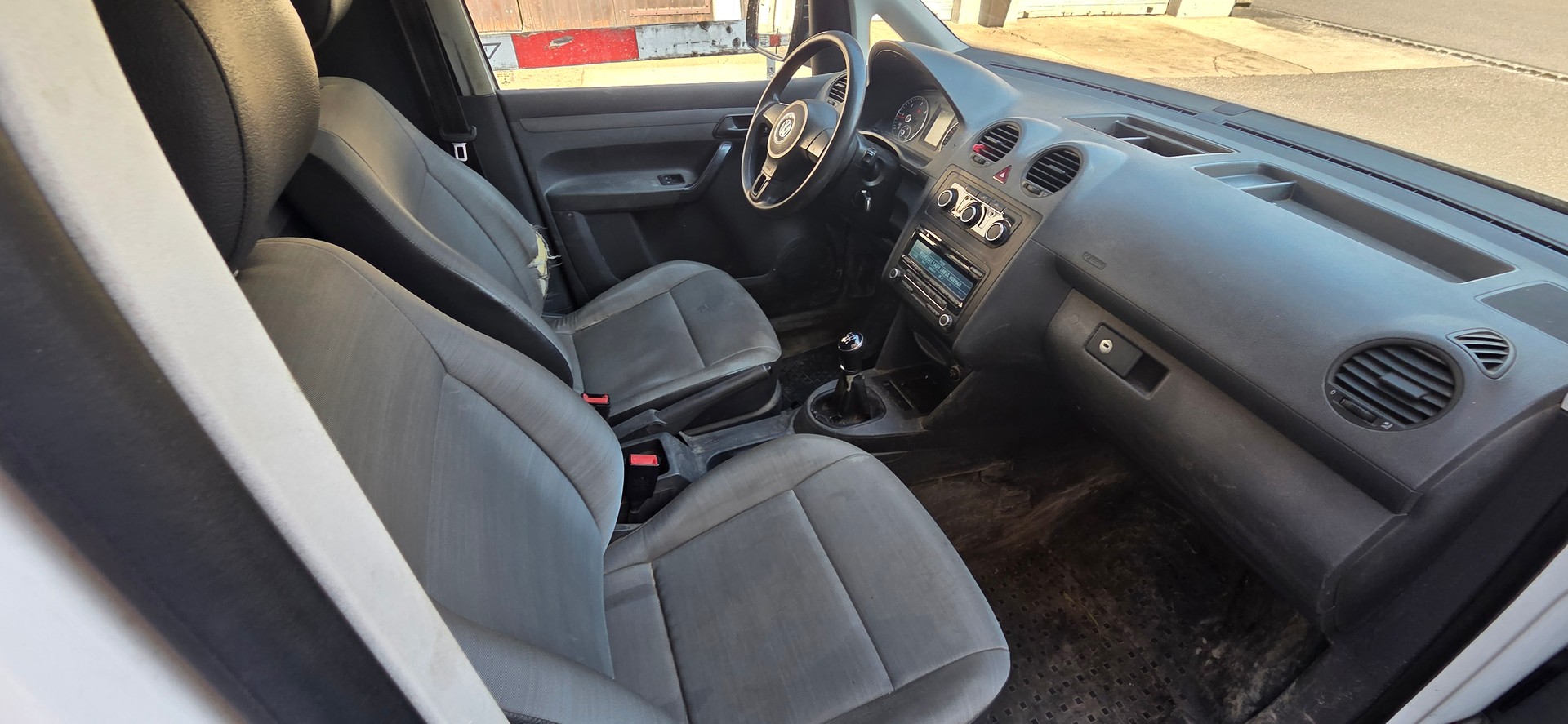 VW Caddy Maxi 2.0 TDI 4Motion-image-8