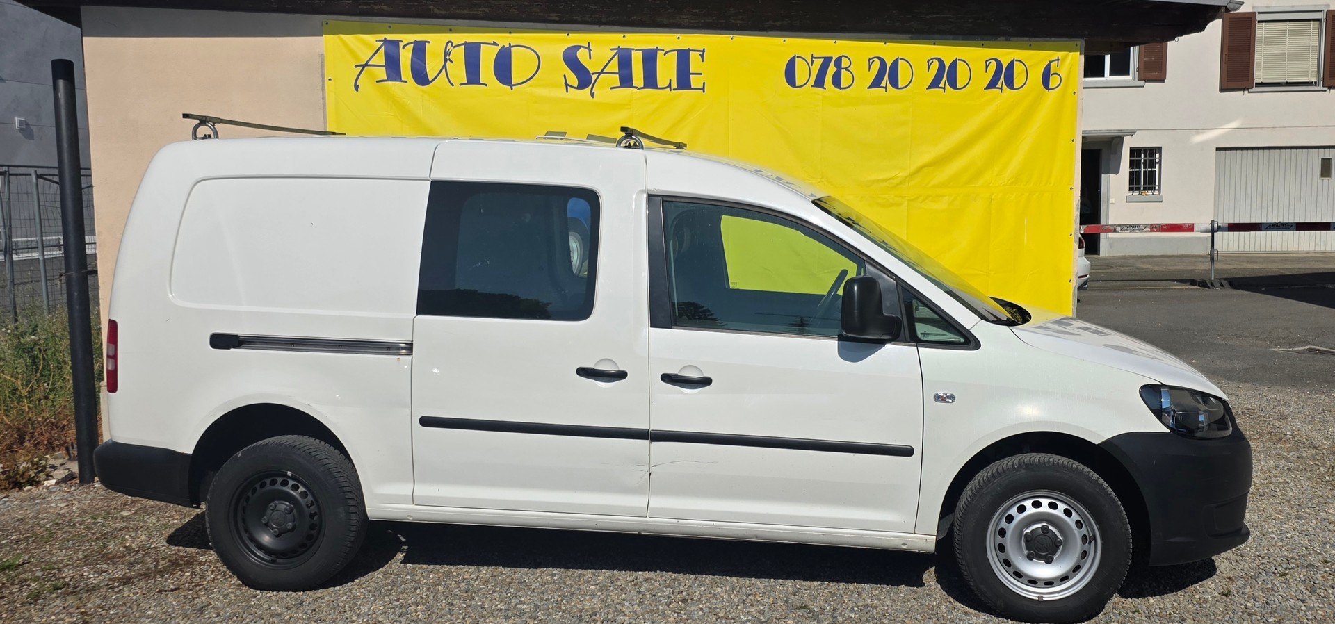 VW Caddy Maxi 2.0 TDI 4Motion-image-2