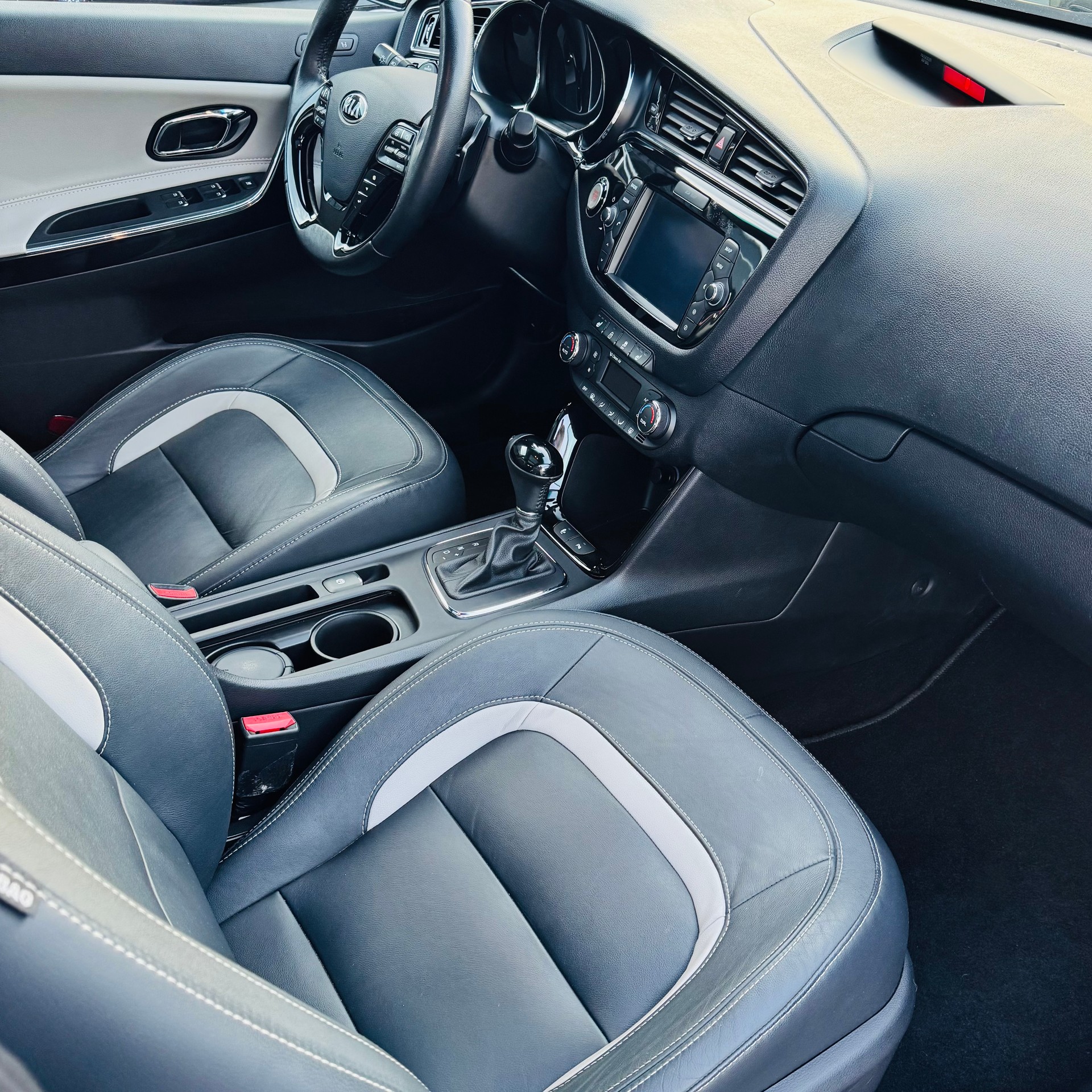 KIA Cee'd Sportswagon 1.6 CRDi Style DCT-image-23