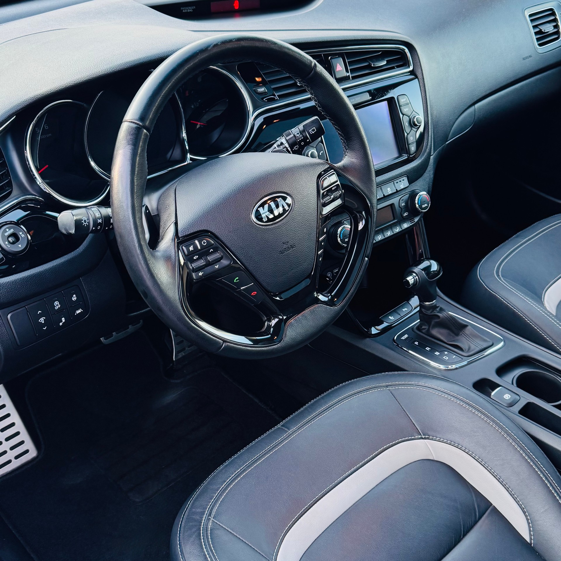 KIA Cee'd Sportswagon 1.6 CRDi Style DCT-image-5