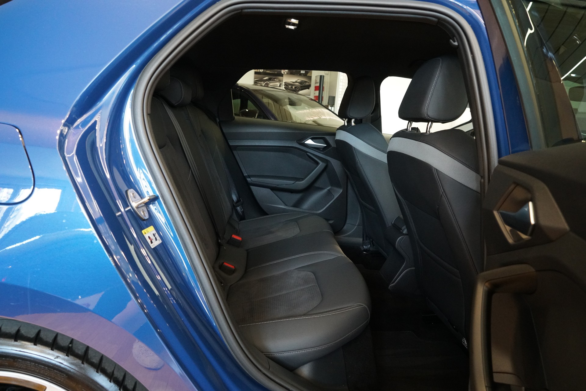 AUDI A1 Sportback 35 TFSI S Line S-tronic-image-17