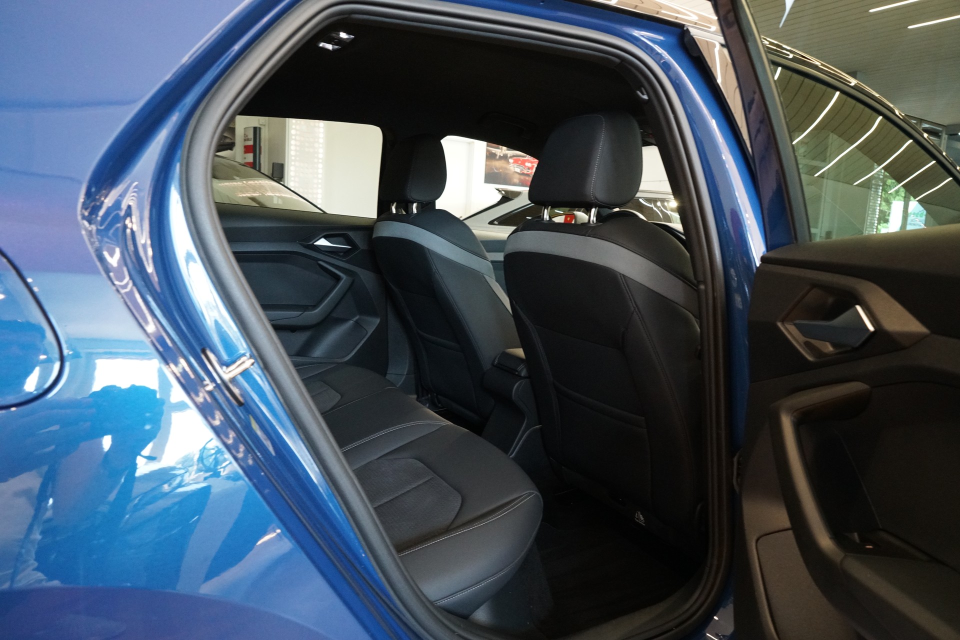 AUDI A1 Sportback 35 TFSI S Line S-tronic-image-16