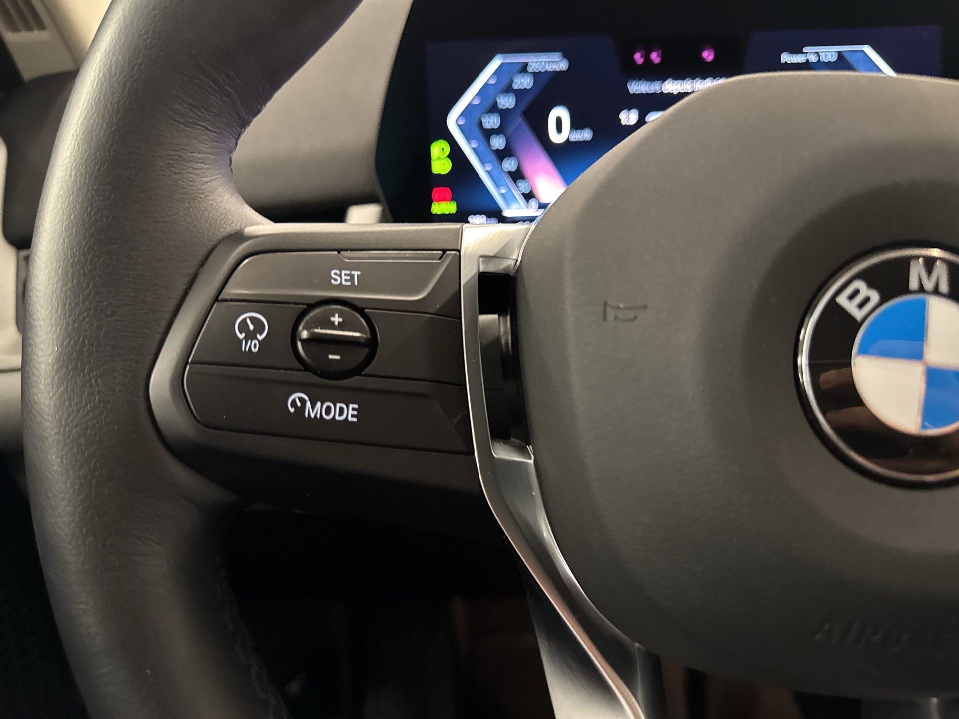 BMW X1 xDrive 23i 48V-image-13