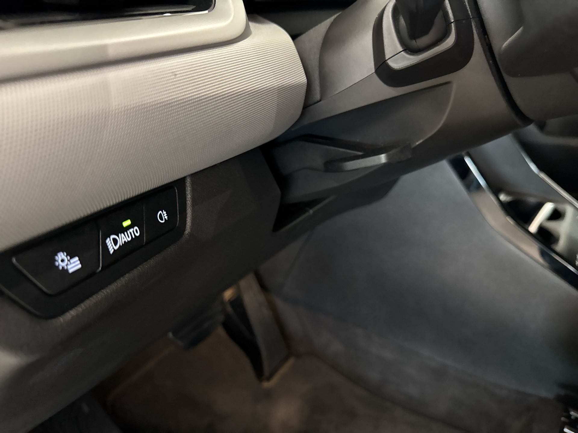 BMW X1 xDrive 23i 48V-image-18