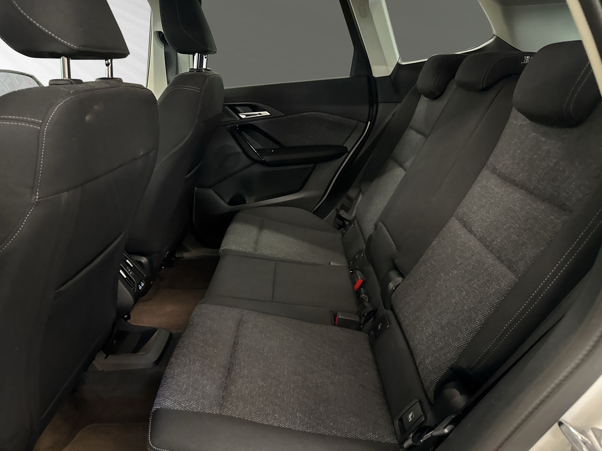 BMW X1 xDrive 23i 48V-image-6