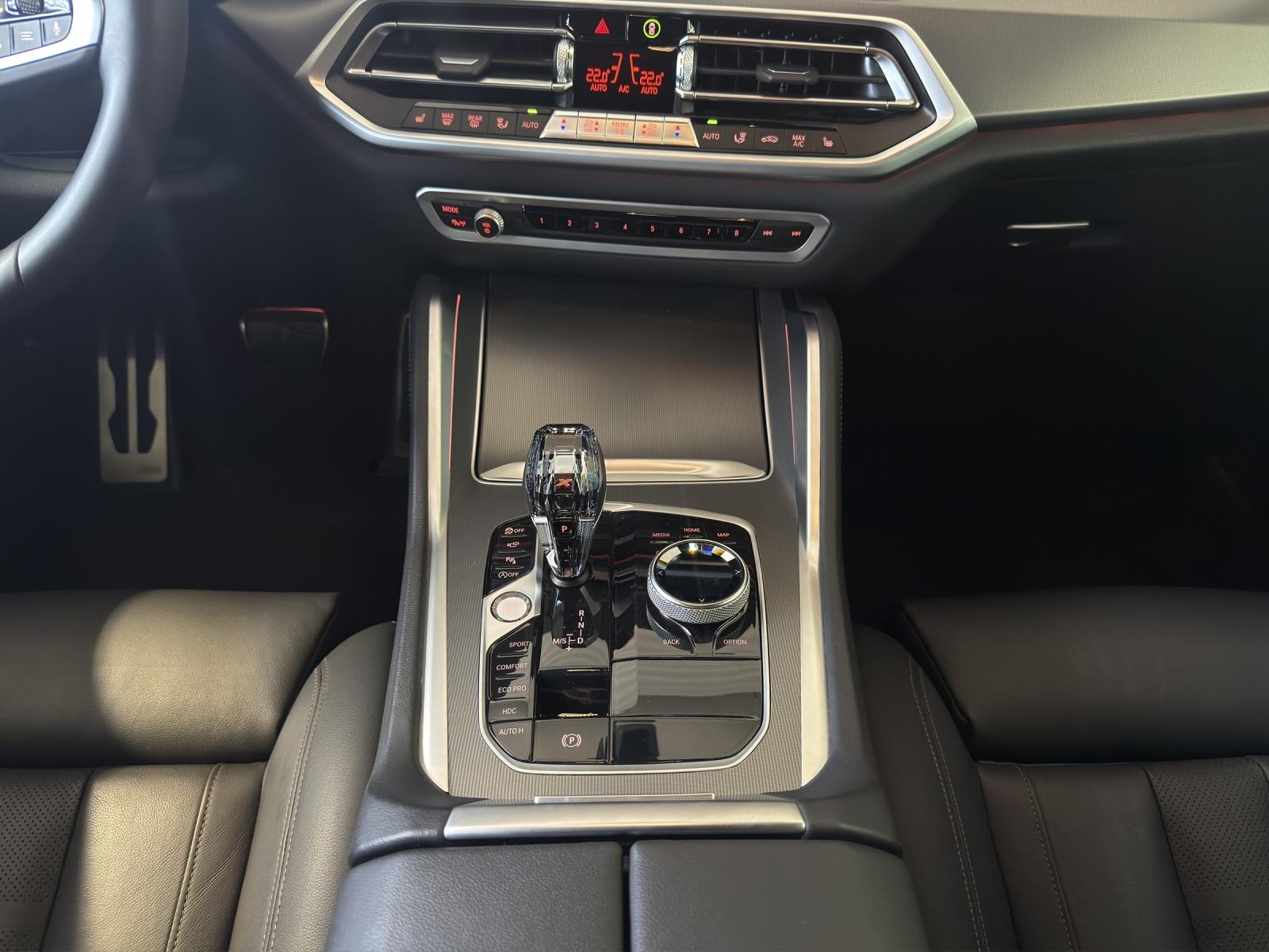 BMW X6 M50i-image-14