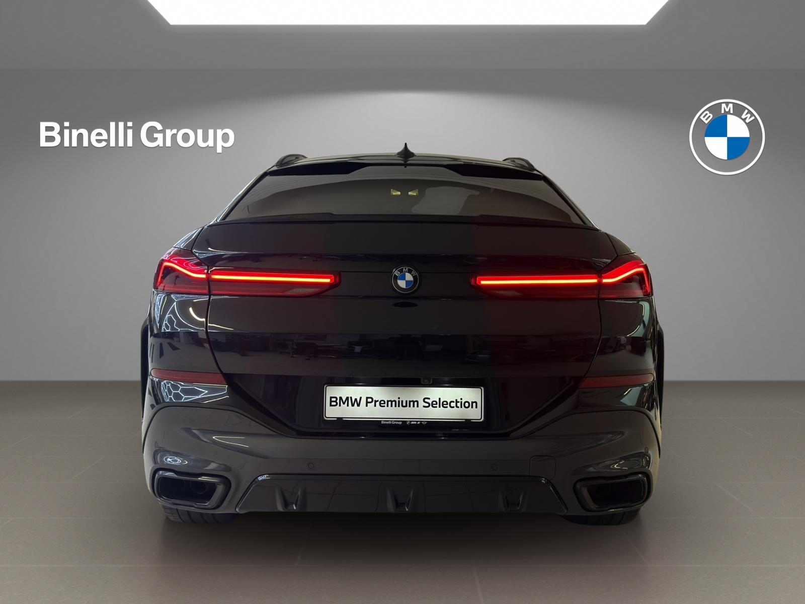 BMW X6 M50i-showroom-element-3