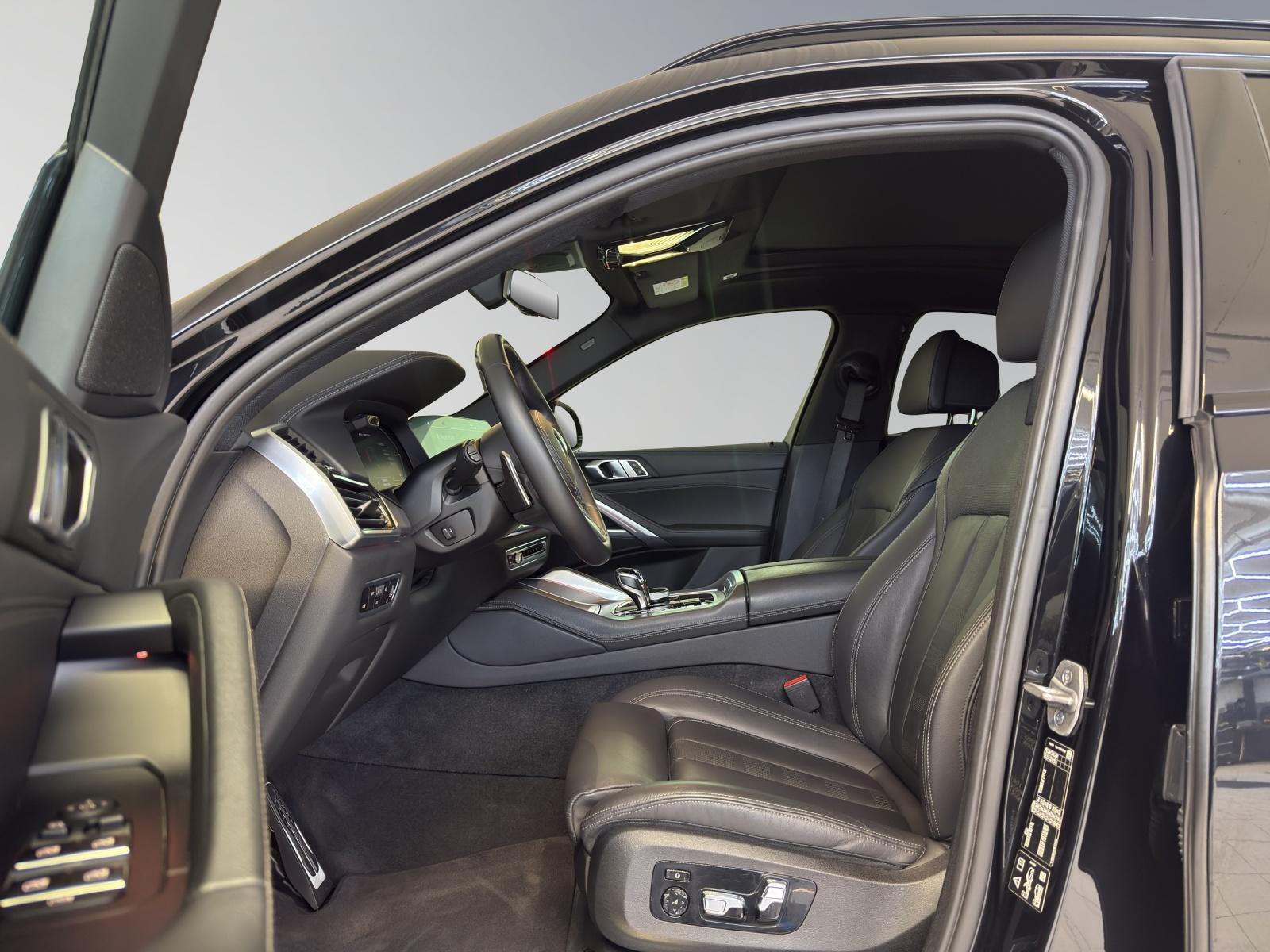 BMW X6 M50i-image-10