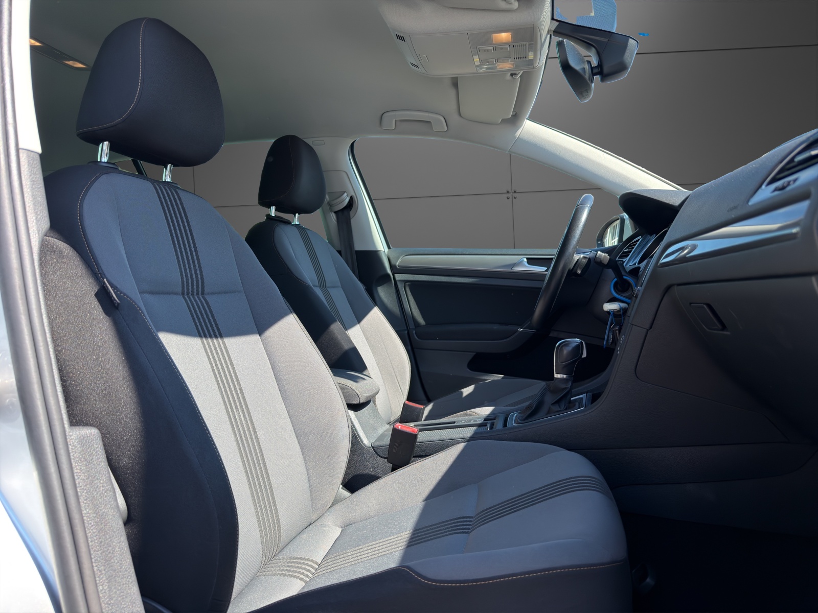 VW Golf 2.0 TDI Allstar DSG – Sparsam, 150 PS & Voller Fahrkomfort!-image-7
