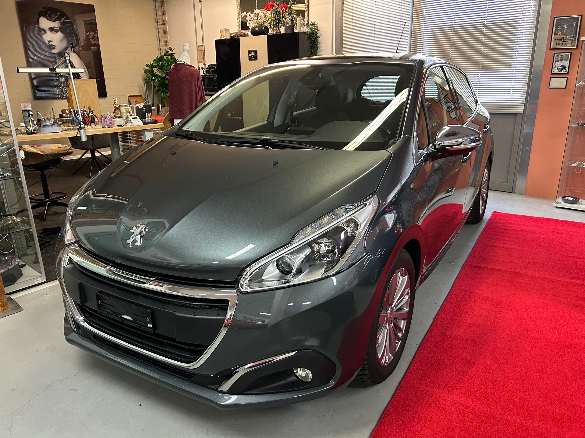 PEUGEOT 208 1.2 PureTech Allure EAT6