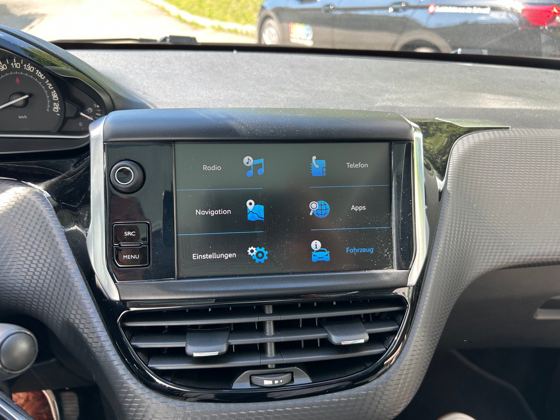 PEUGEOT 208 1.2 PureTech Allure EAT6-image-15