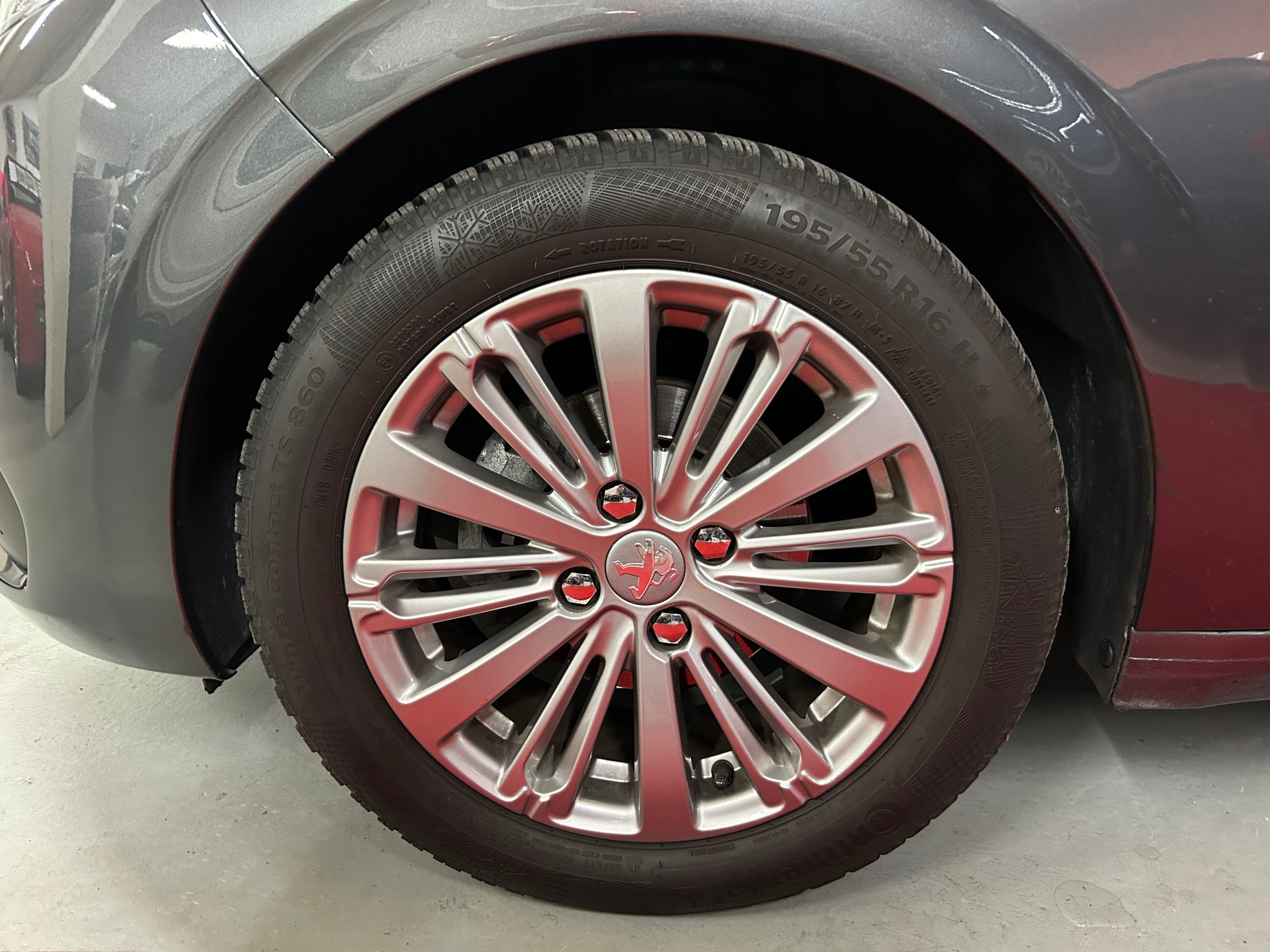 PEUGEOT 208 1.2 PureTech Allure EAT6-image-10